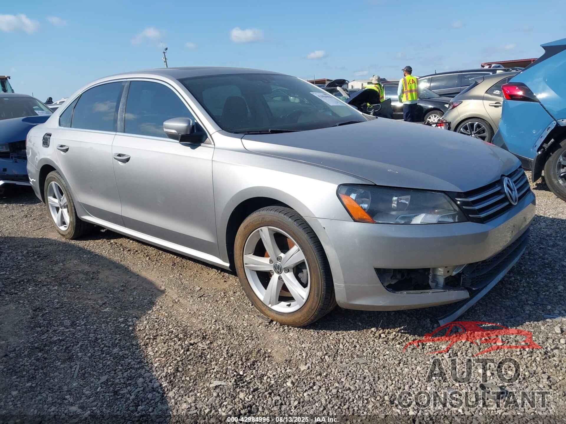 VOLKSWAGEN PASSAT 2013 - 1VWBH7A31DC006913