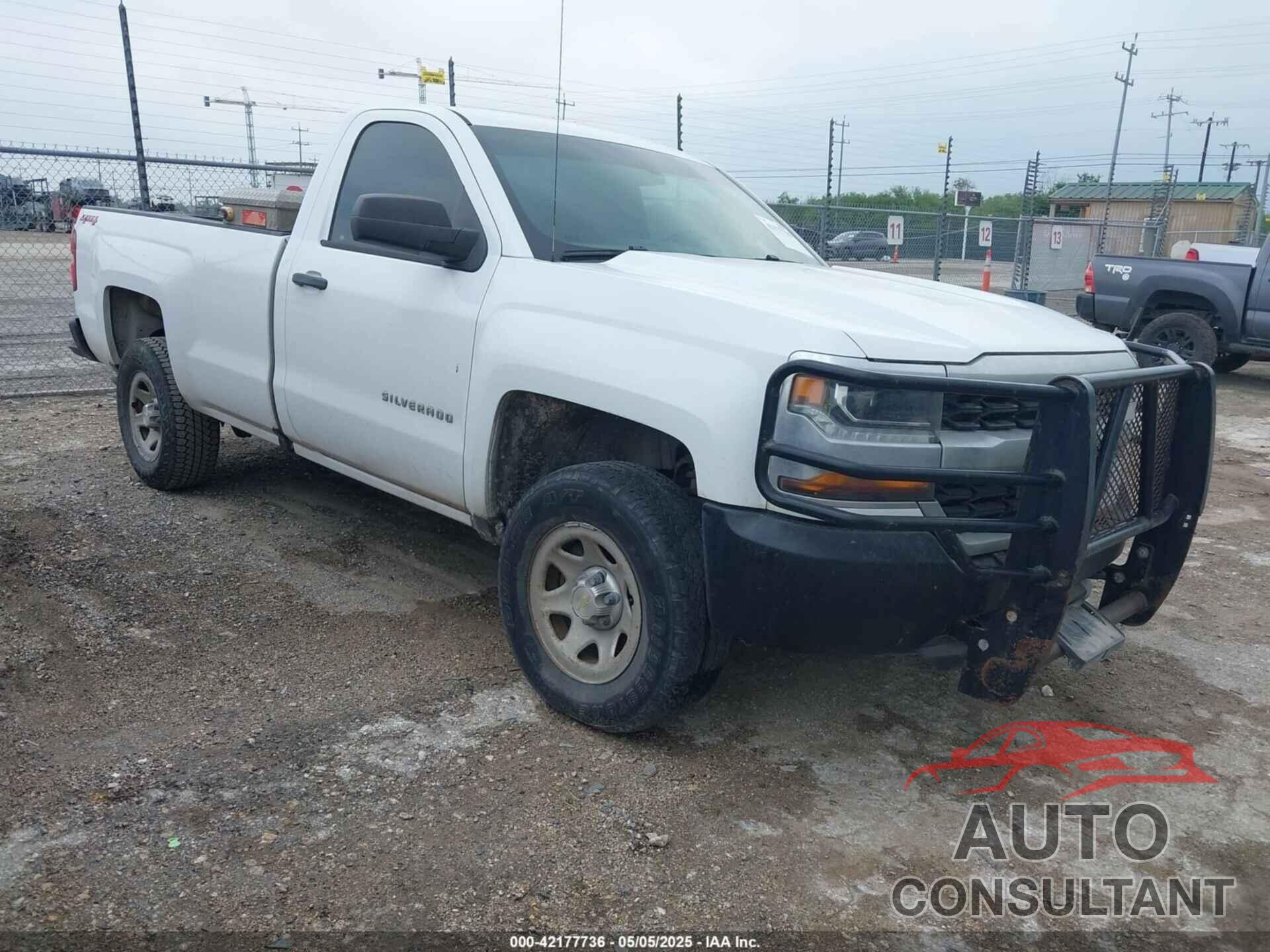 CHEVROLET SILVERADO 1500 2018 - 1GCNKNEC1JZ119463
