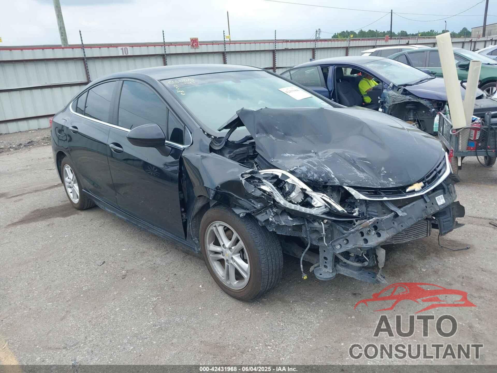CHEVROLET CRUZE 2017 - 1G1BE5SM3H7155483