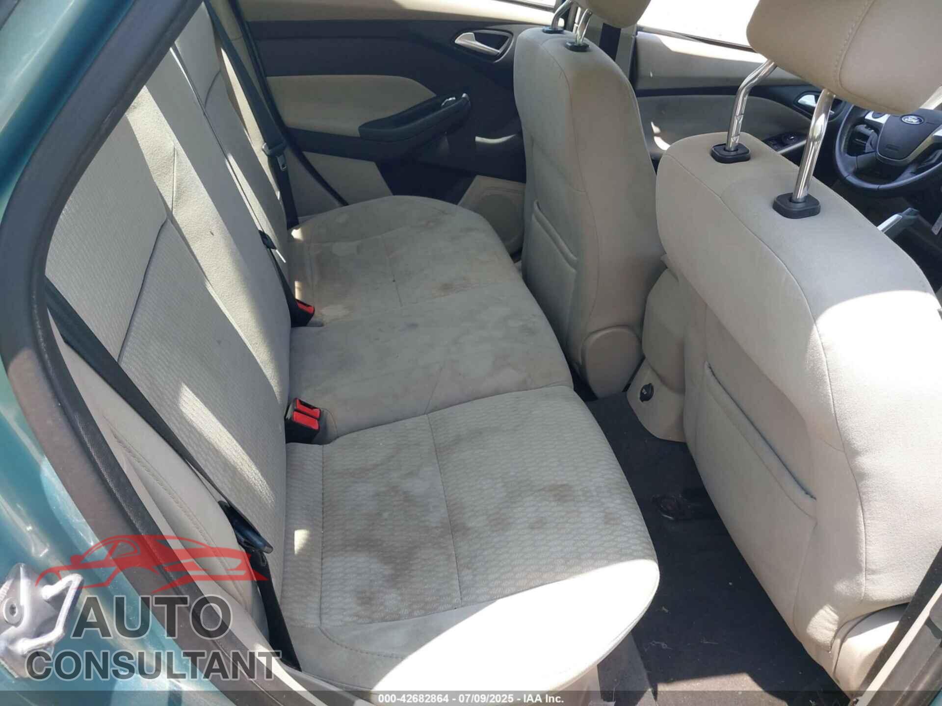 FORD FOCUS 2012 - 1FAHP3H28CL178382