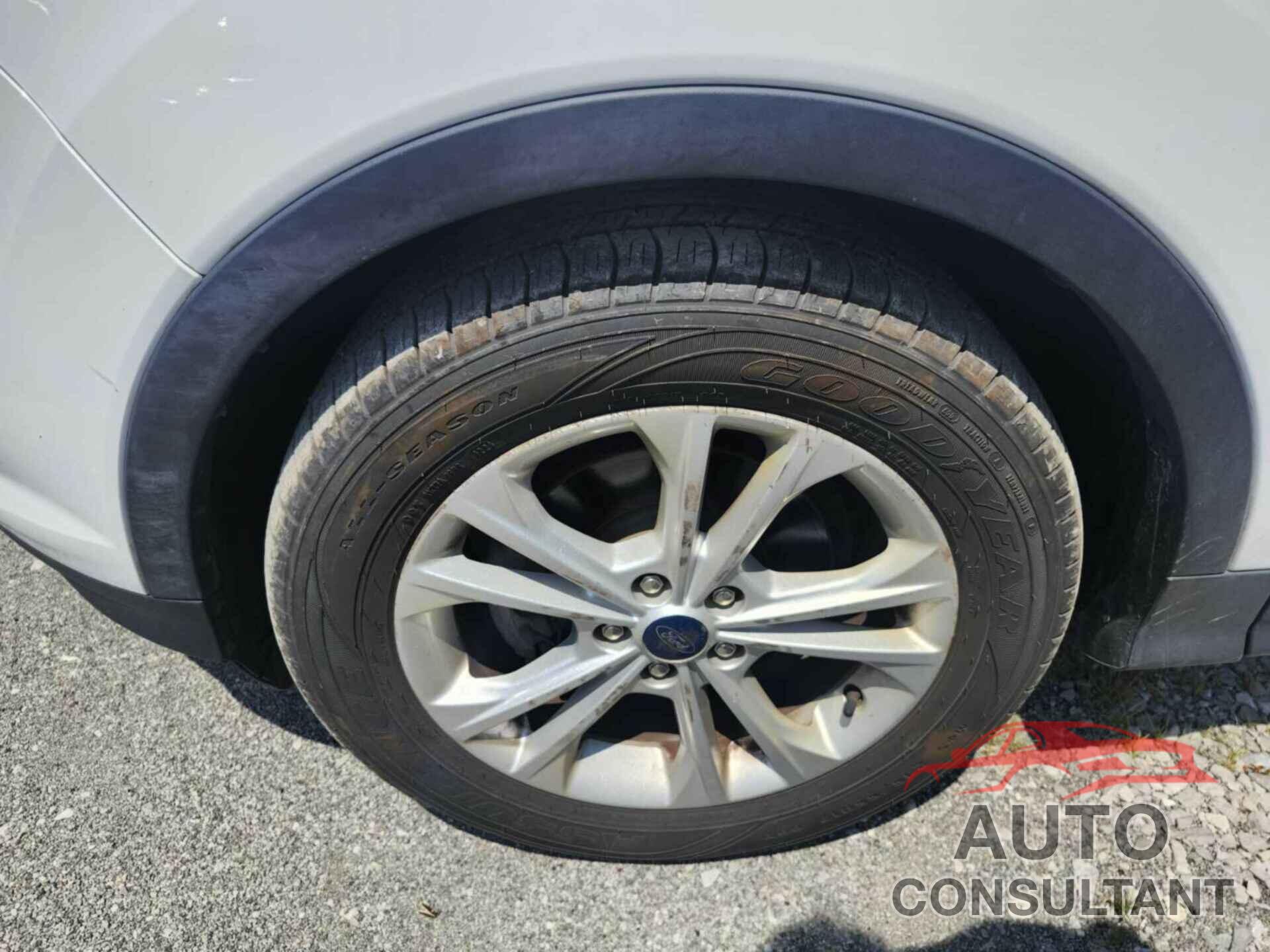 FORD ESCAPE 2019 - 1FMCU0GD8KUC07852