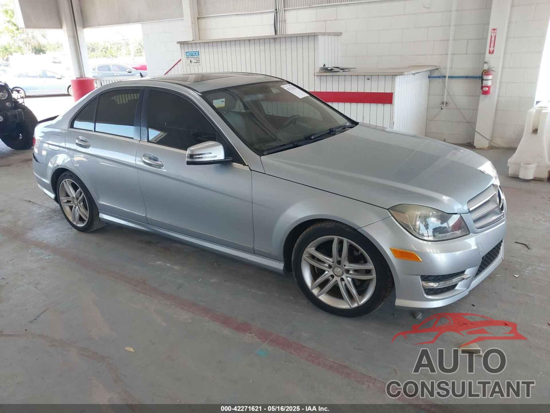 MERCEDES-BENZ C 250 2013 - WDDGF4HB5DR270746