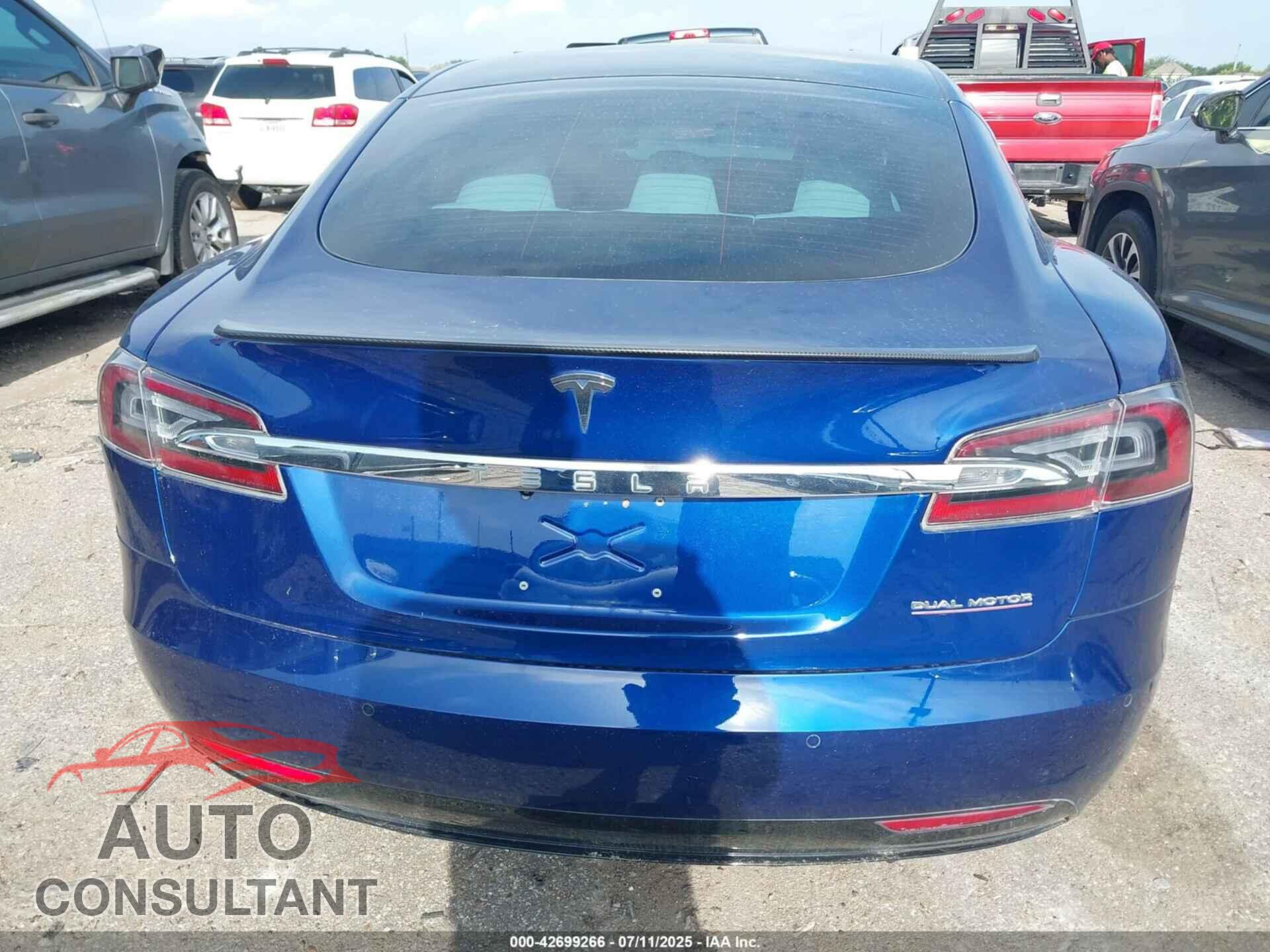 TESLA MODEL S 2020 - 5YJSA1E46LF370835