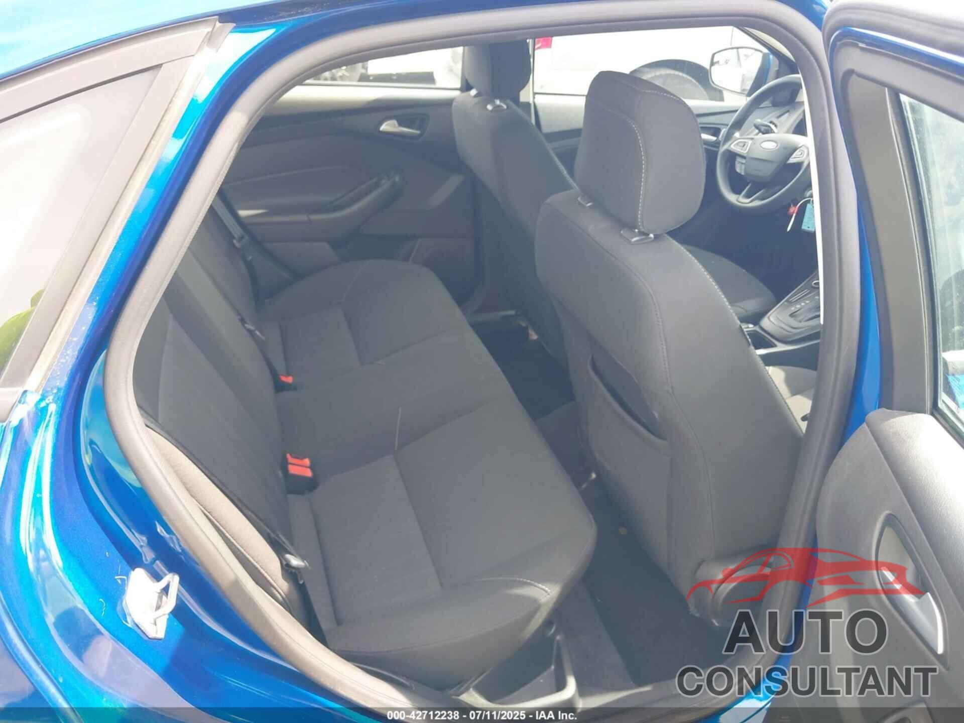 FORD FOCUS 2018 - 1FADP3F27JL203982