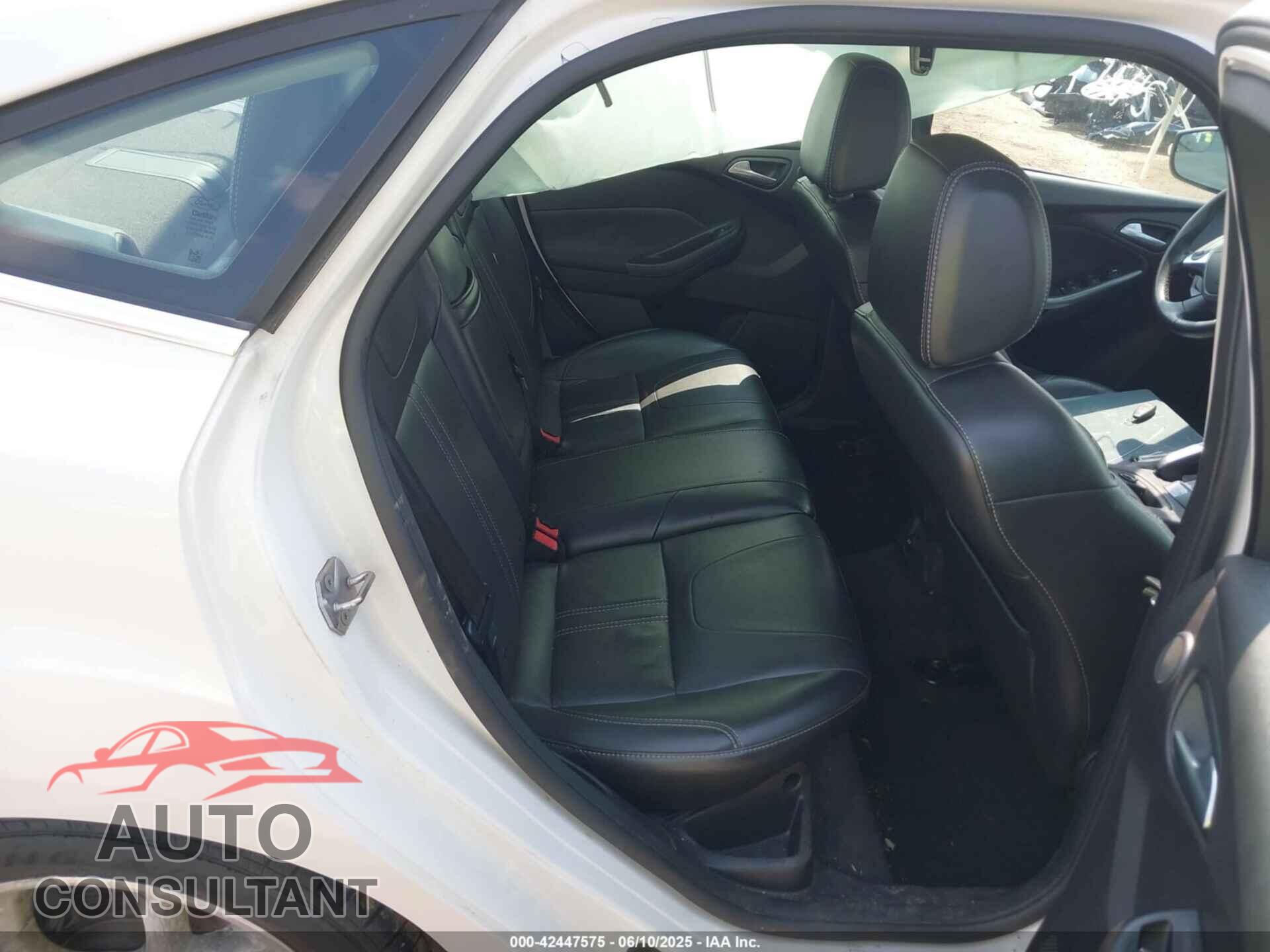 FORD FOCUS 2012 - 1FAHP3J26CL446128