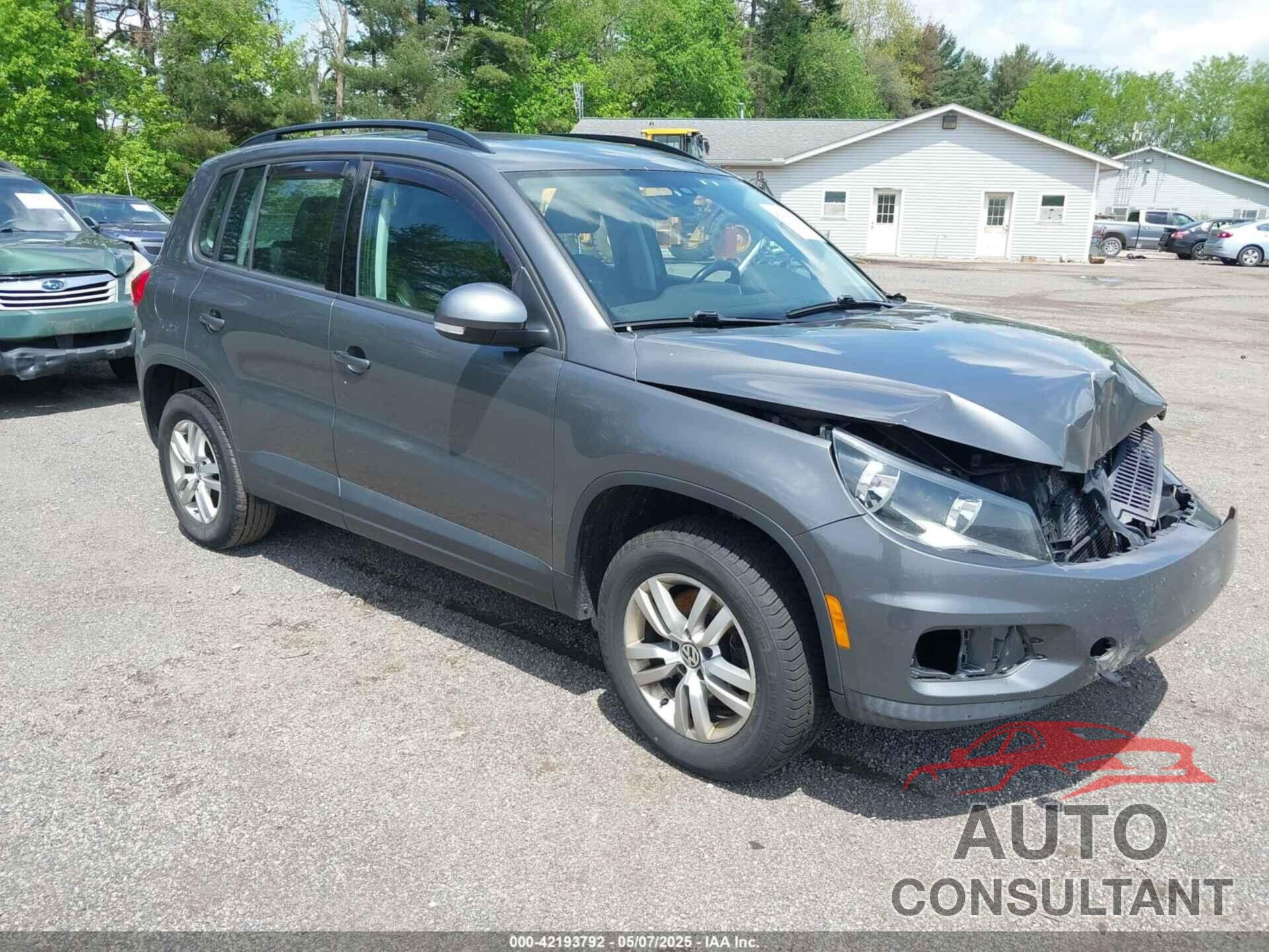 VOLKSWAGEN TIGUAN 2016 - WVGAV7AX9GW573007