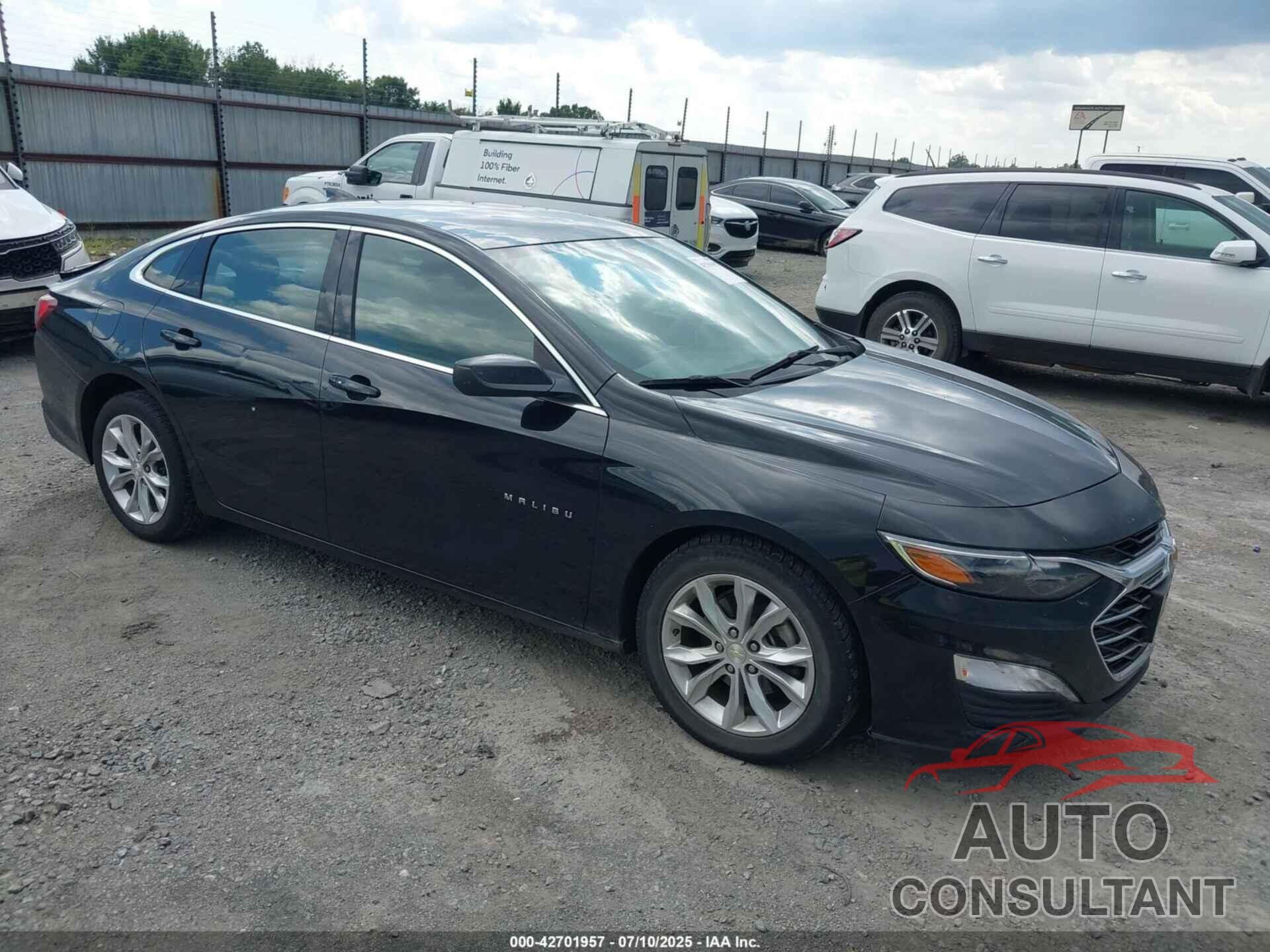 CHEVROLET MALIBU 2020 - 1G1ZD5STXLF039785
