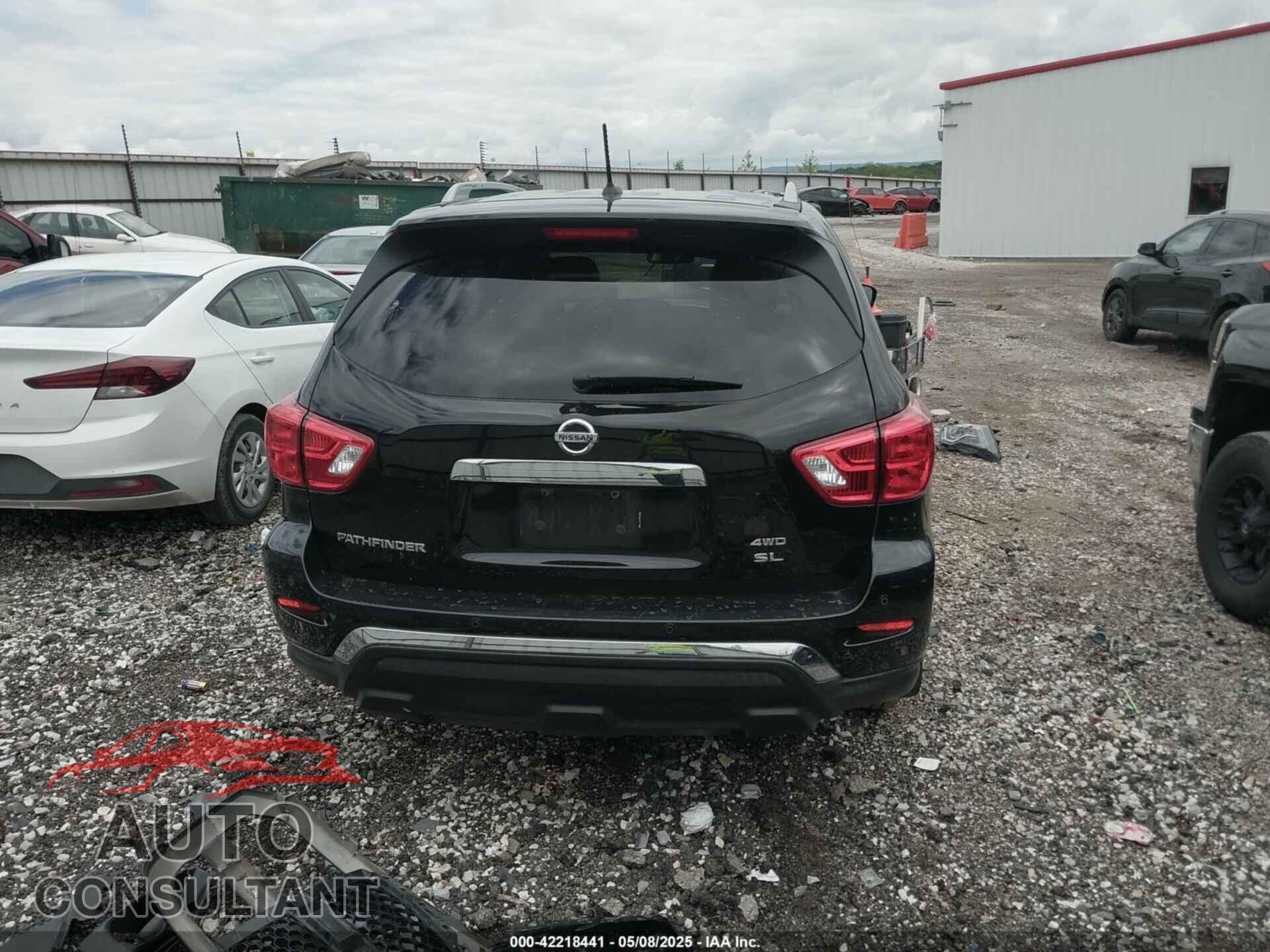 NISSAN PATHFINDER 2017 - 5N1DR2MM3HC676805