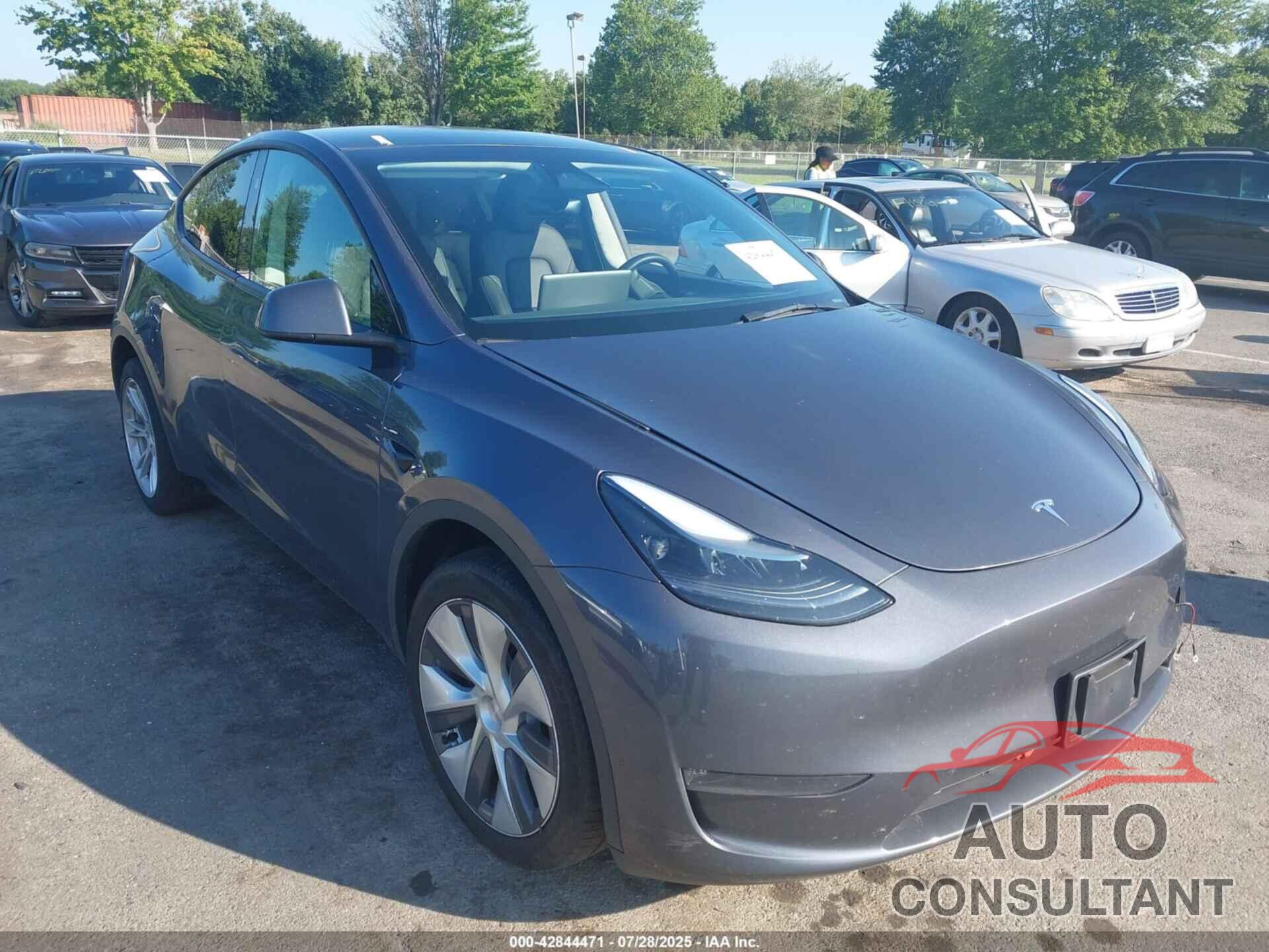 TESLA MODEL Y 2023 - 7SAYGDEE8PA168409