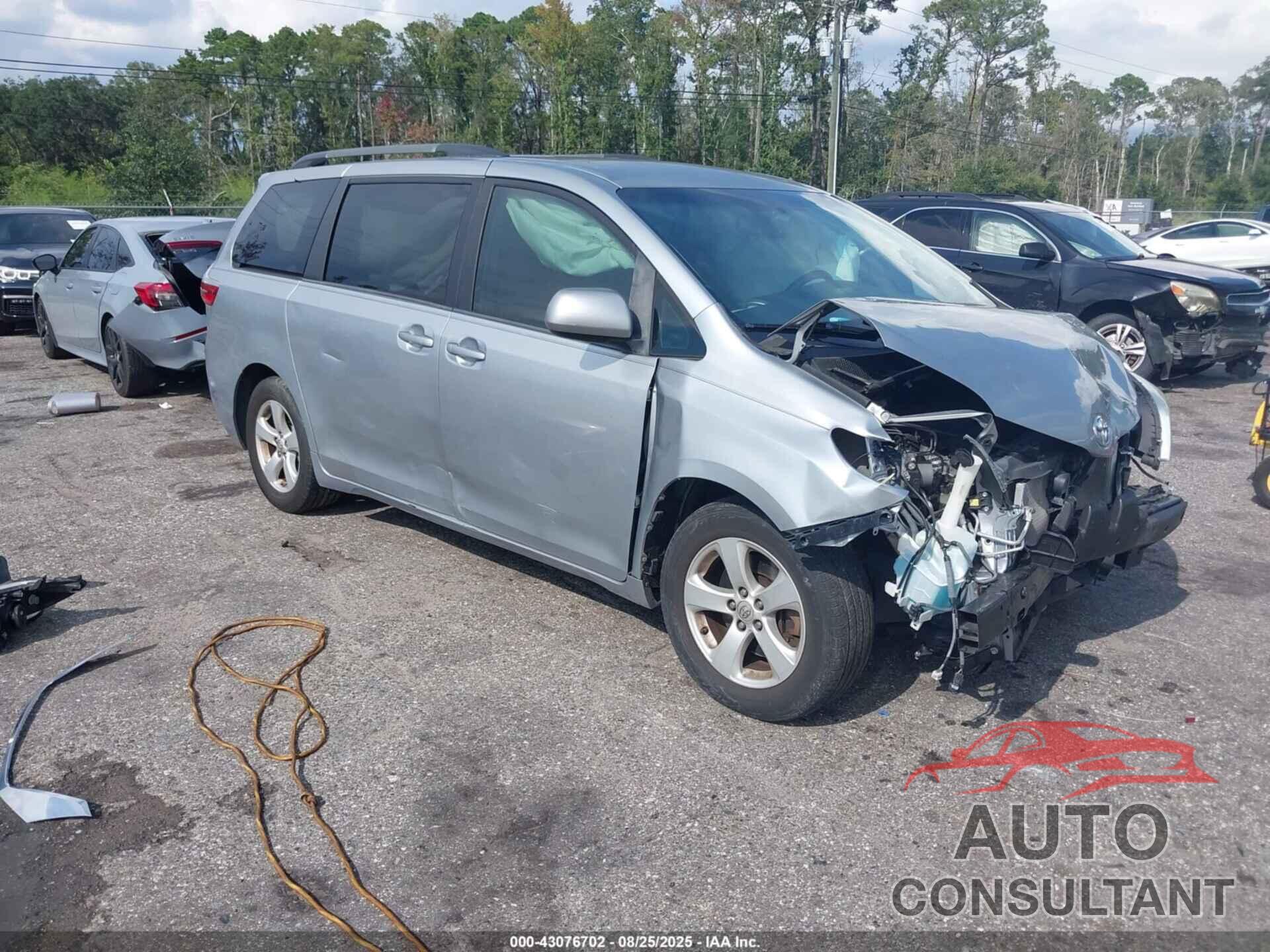 TOYOTA SIENNA 2016 - 5TDKK3DC4GS746001