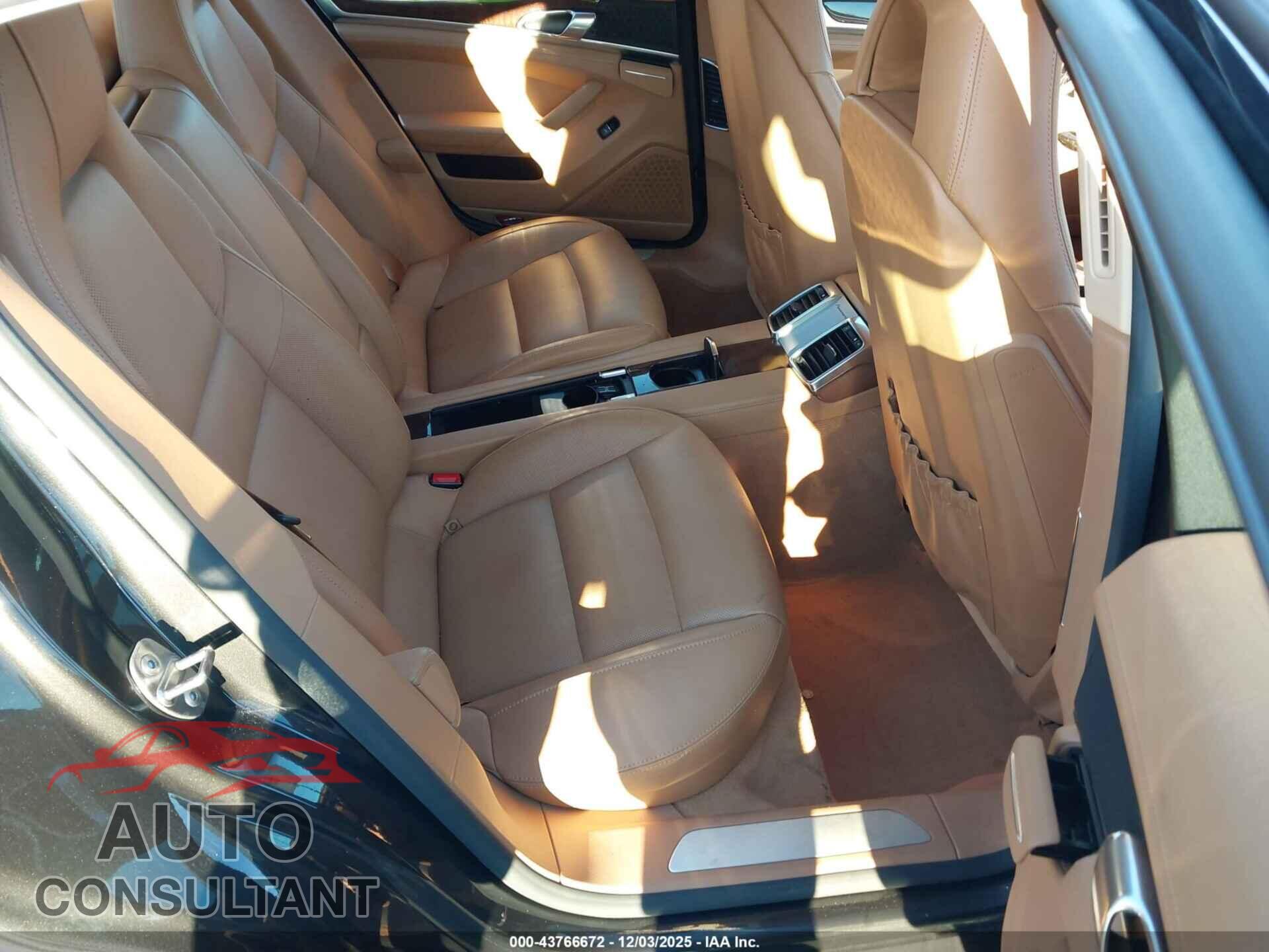 PORSCHE PANAMERA 2014 - WP0AA2A70EL012597