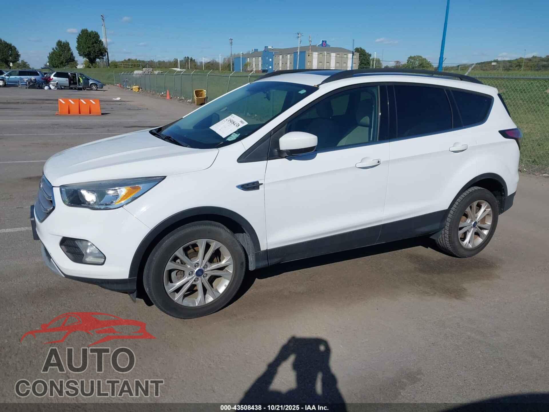 FORD ESCAPE 2018 - 1FMCU0GD6JUB75384