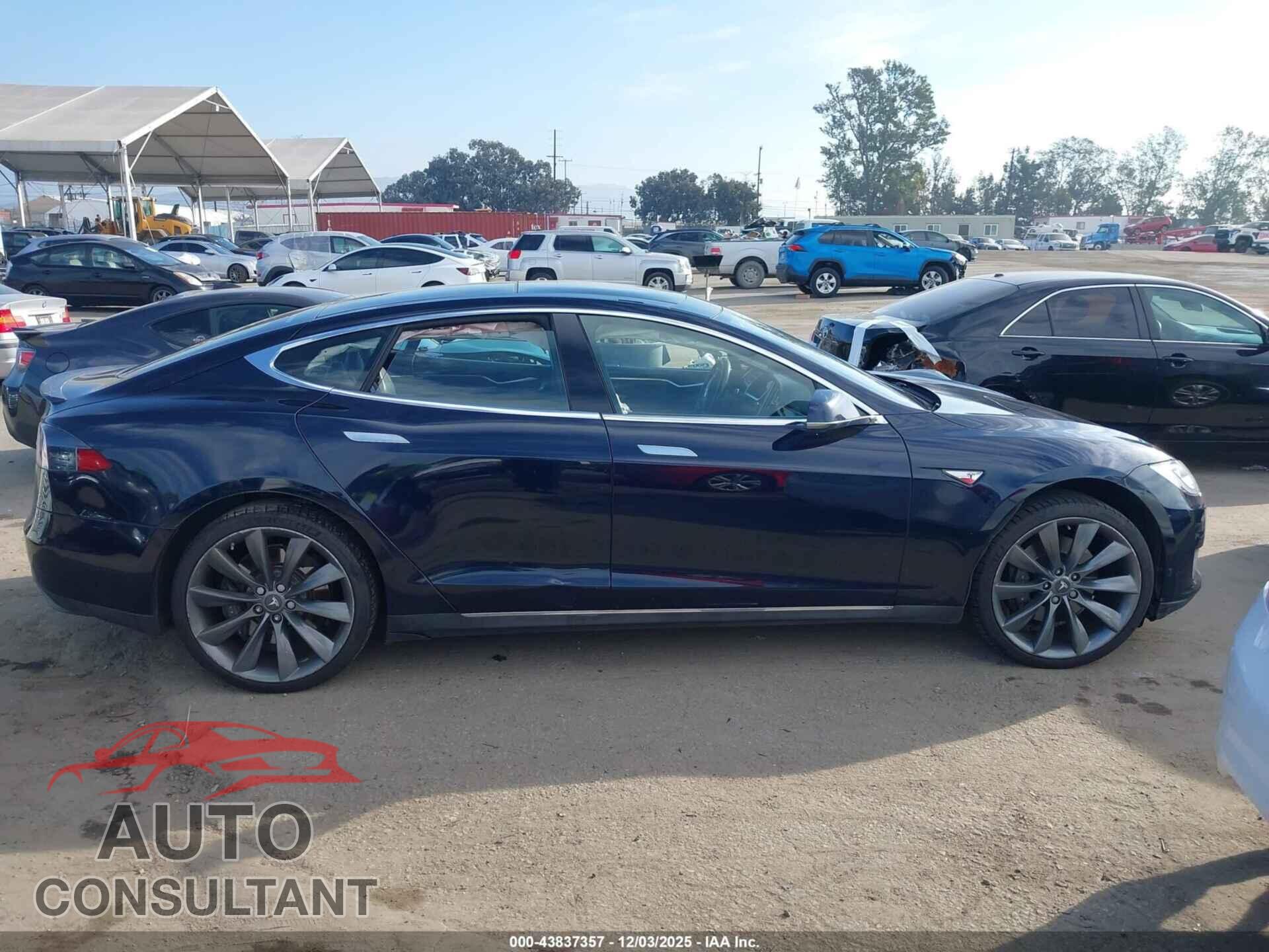 TESLA MODEL S 2013 - 5YJSA1CP0DFP05683