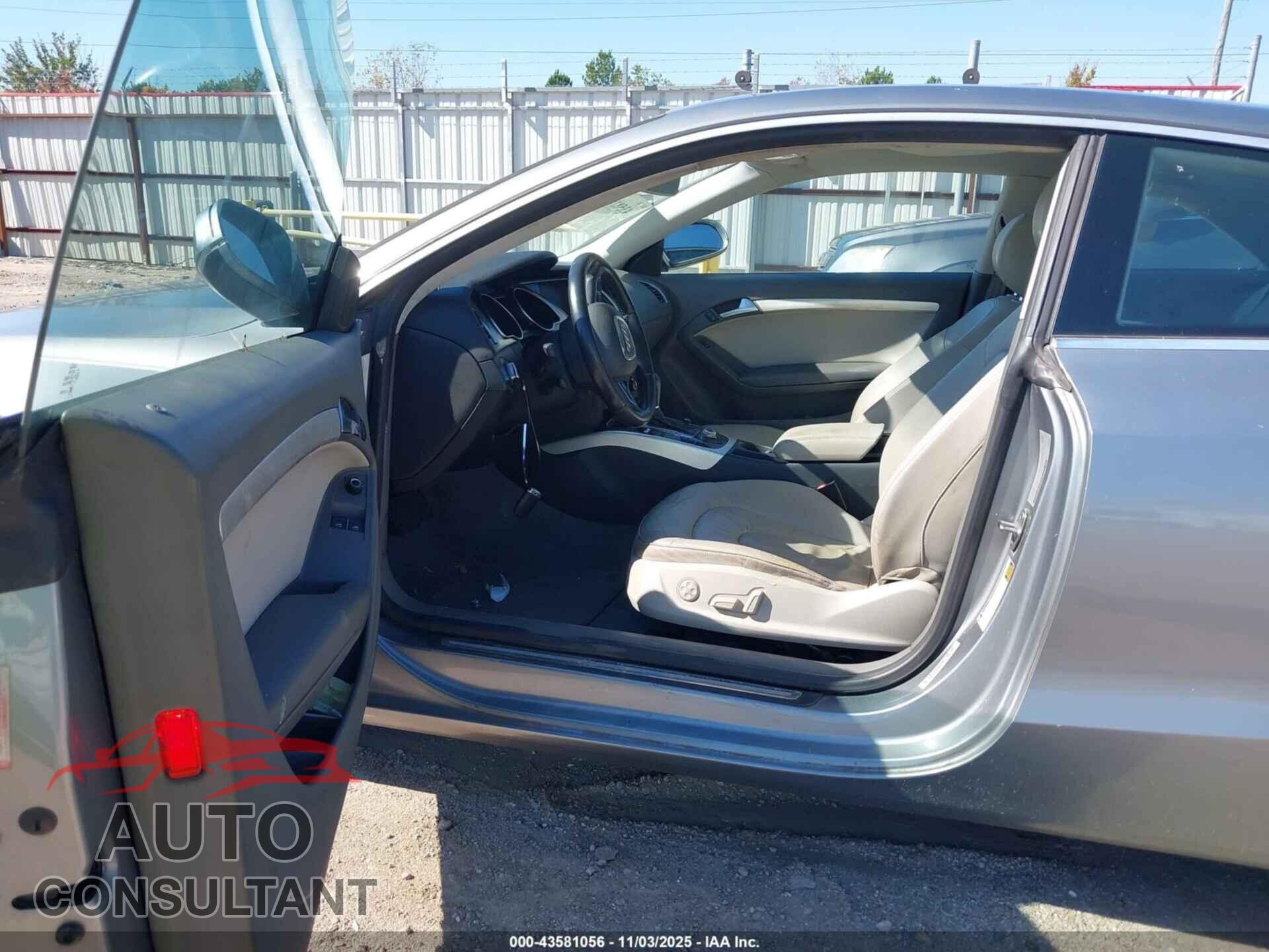 AUDI A5 2010 - WAULFAFR1AA033430
