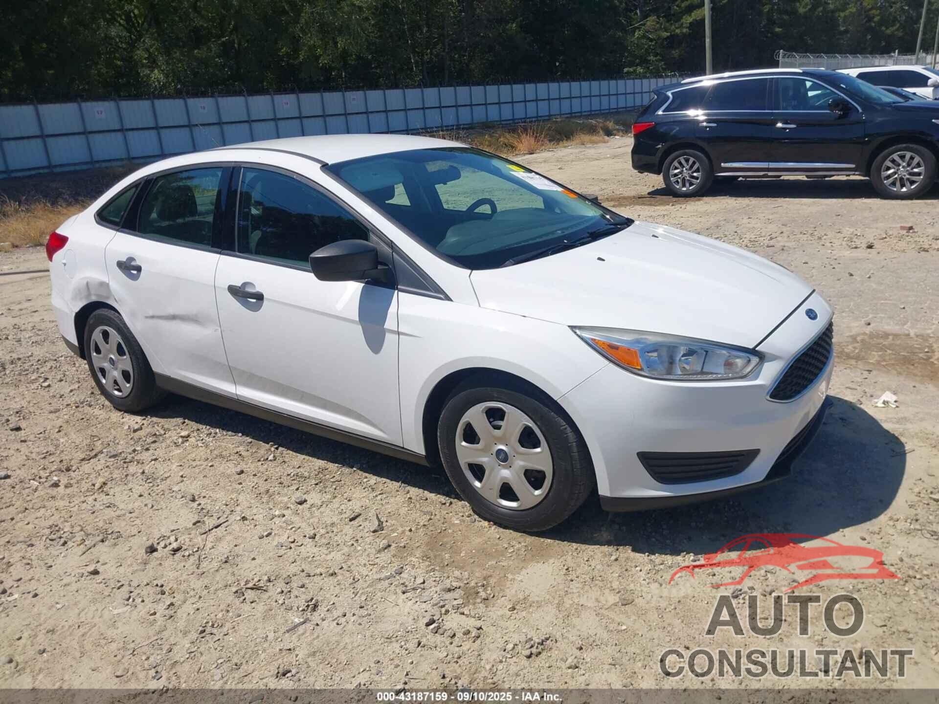 FORD FOCUS 2015 - 1FADP3E26FL311230