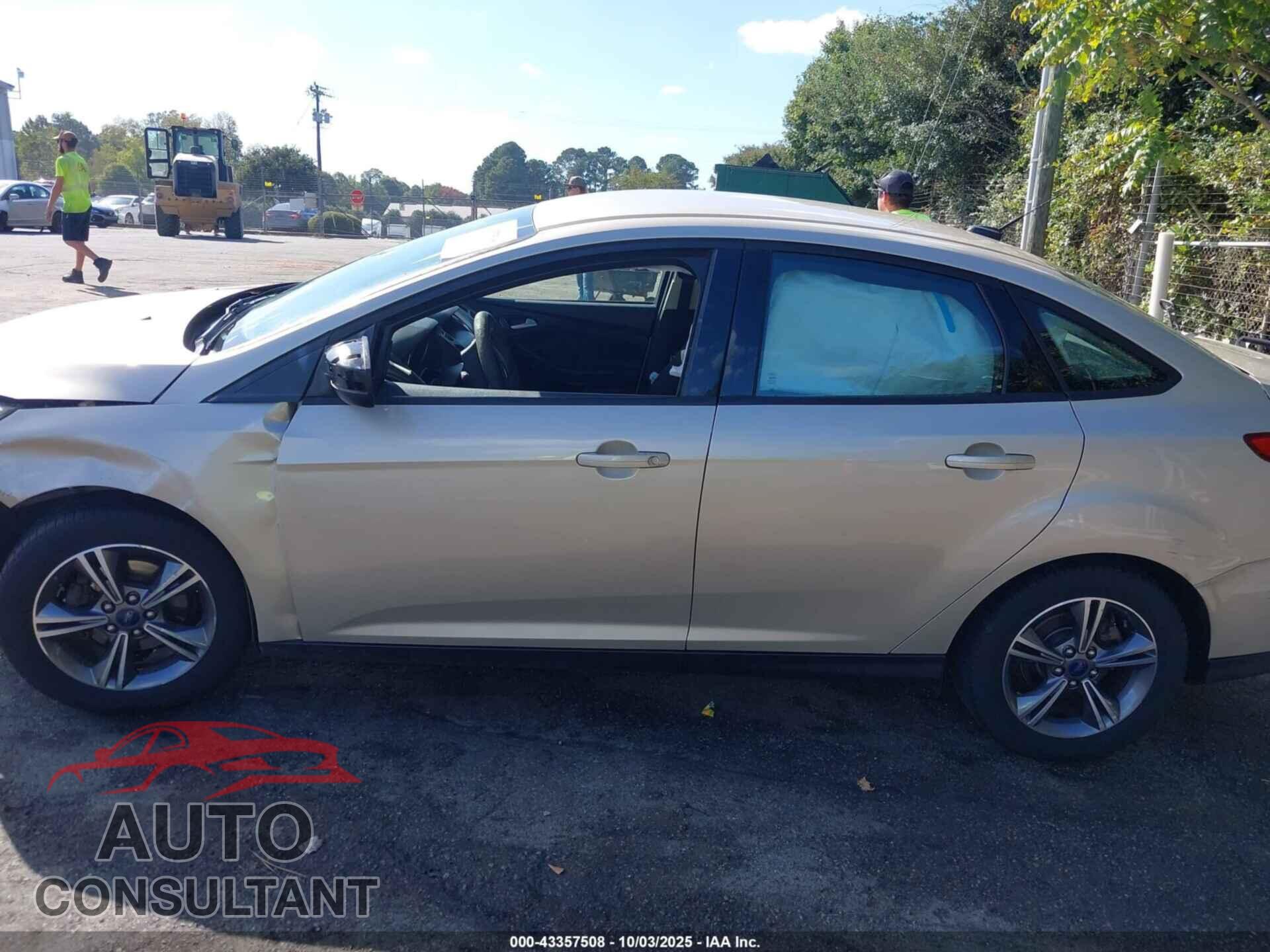 FORD FOCUS 2018 - 1FADP3FEXJL210077