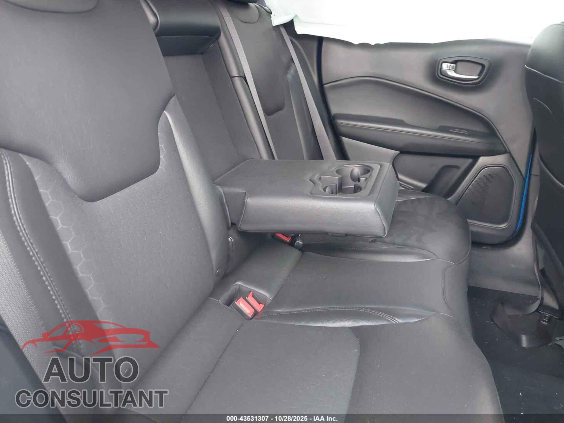 JEEP COMPASS 2018 - 3C4NJDBB2JT401272