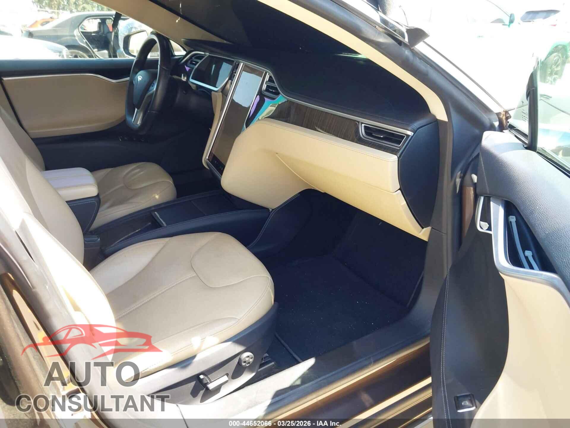 TESLA MODEL S 2014 - 5YJSA1H18EFP28716