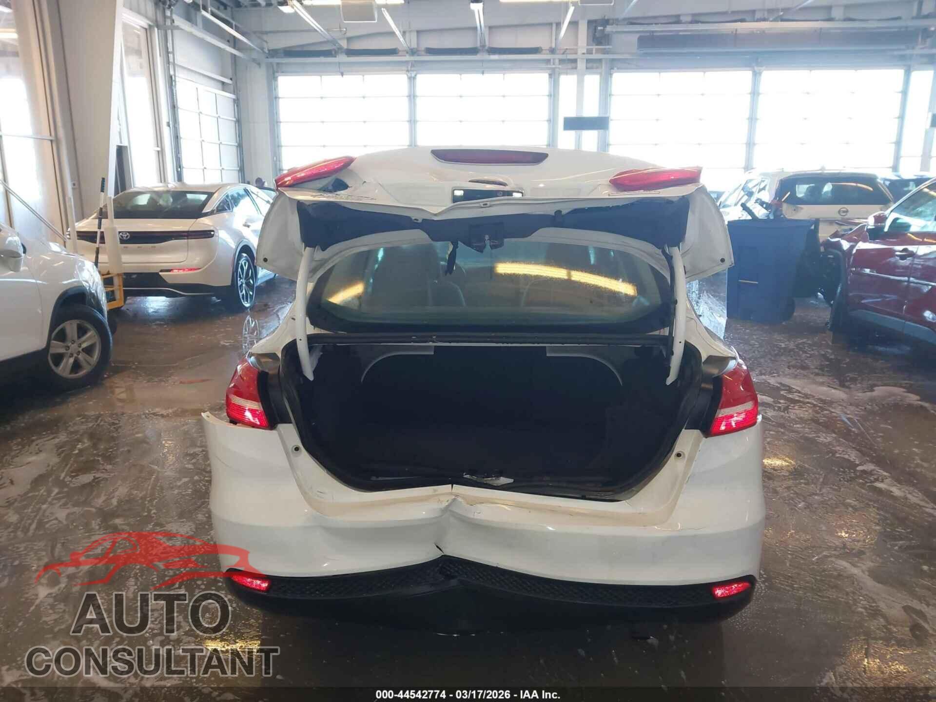 FORD FOCUS 2016 - 1FADP3F26GL330683