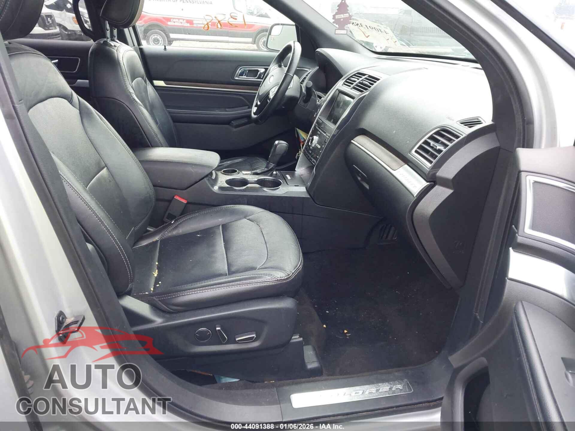 FORD EXPLORER 2018 - 1FM5K7F85JGB11606