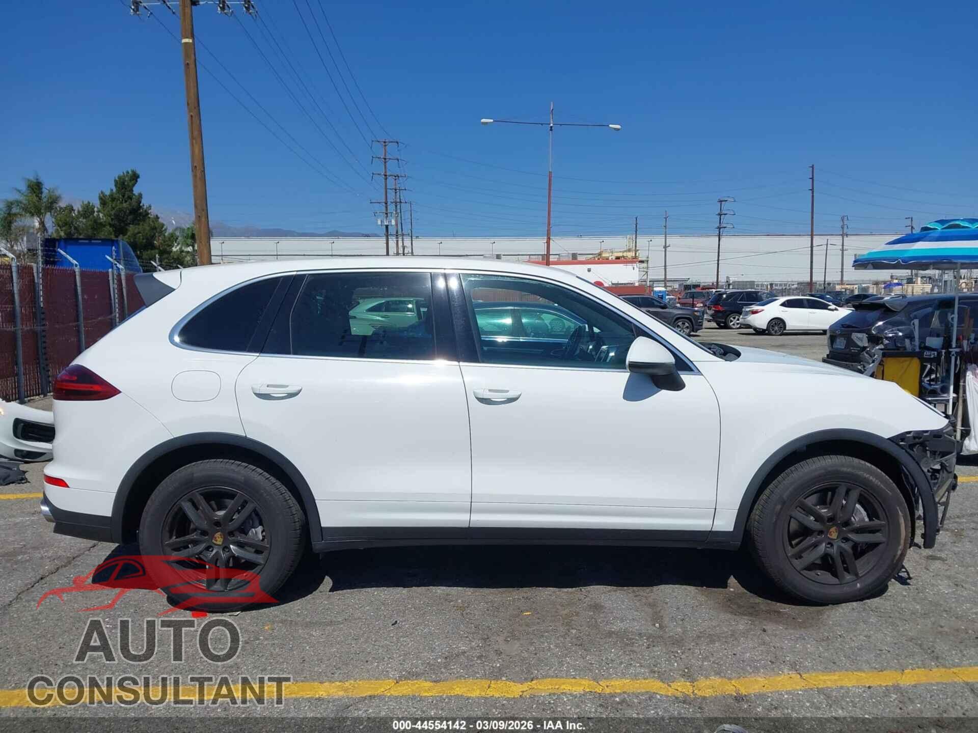 PORSCHE CAYENNE 2016 - WP1AA2A25GLA09300