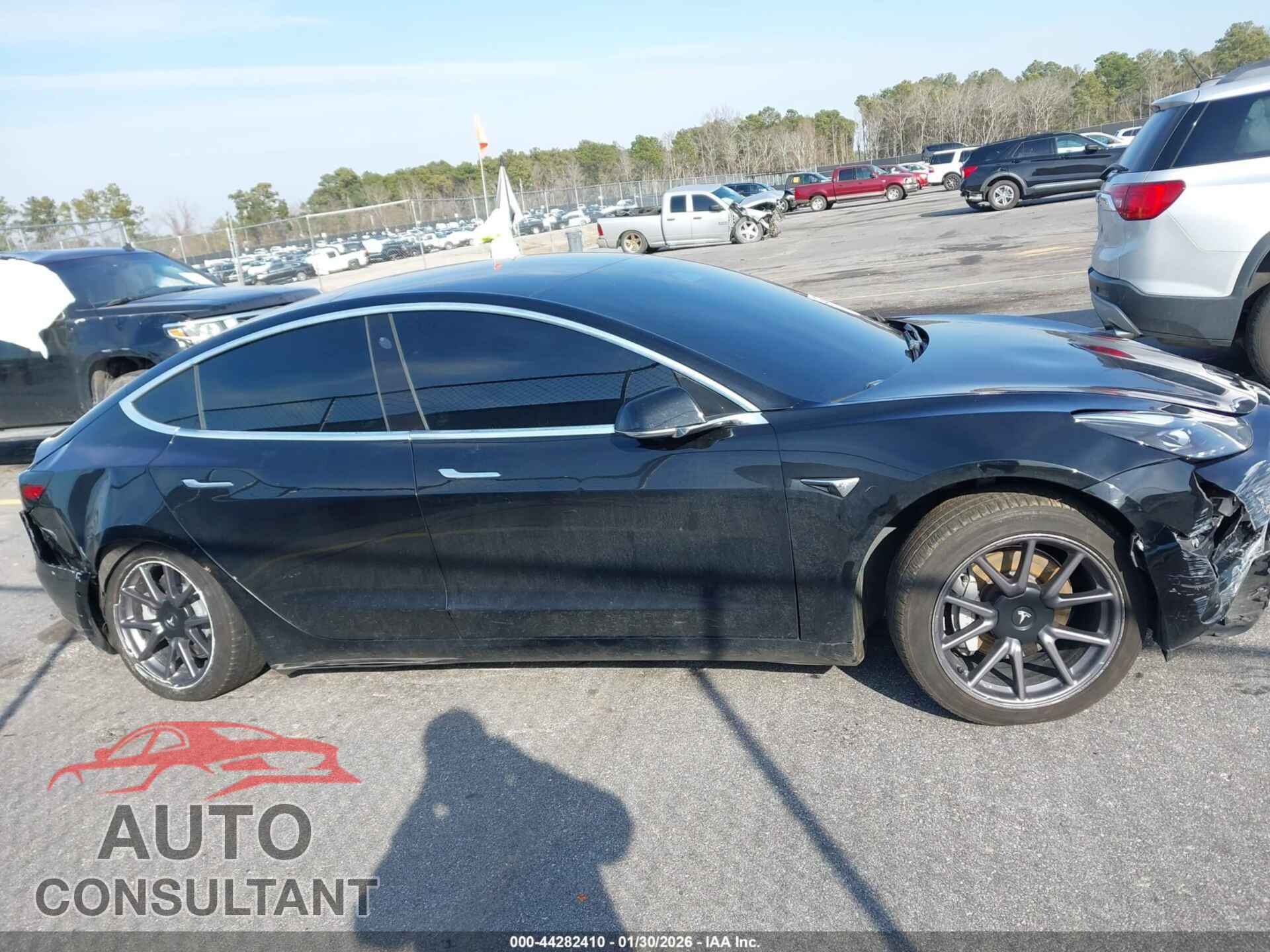 TESLA MODEL 3 2019 - 5YJ3E1EB3KF199192
