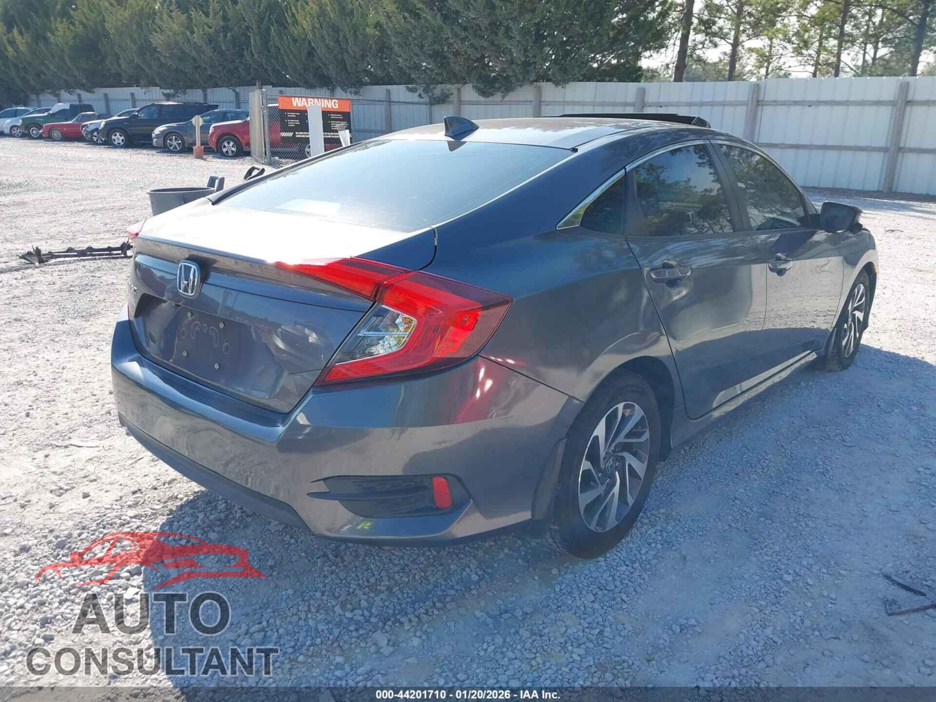 HONDA CIVIC 2017 - 19XFC2F78HE077901