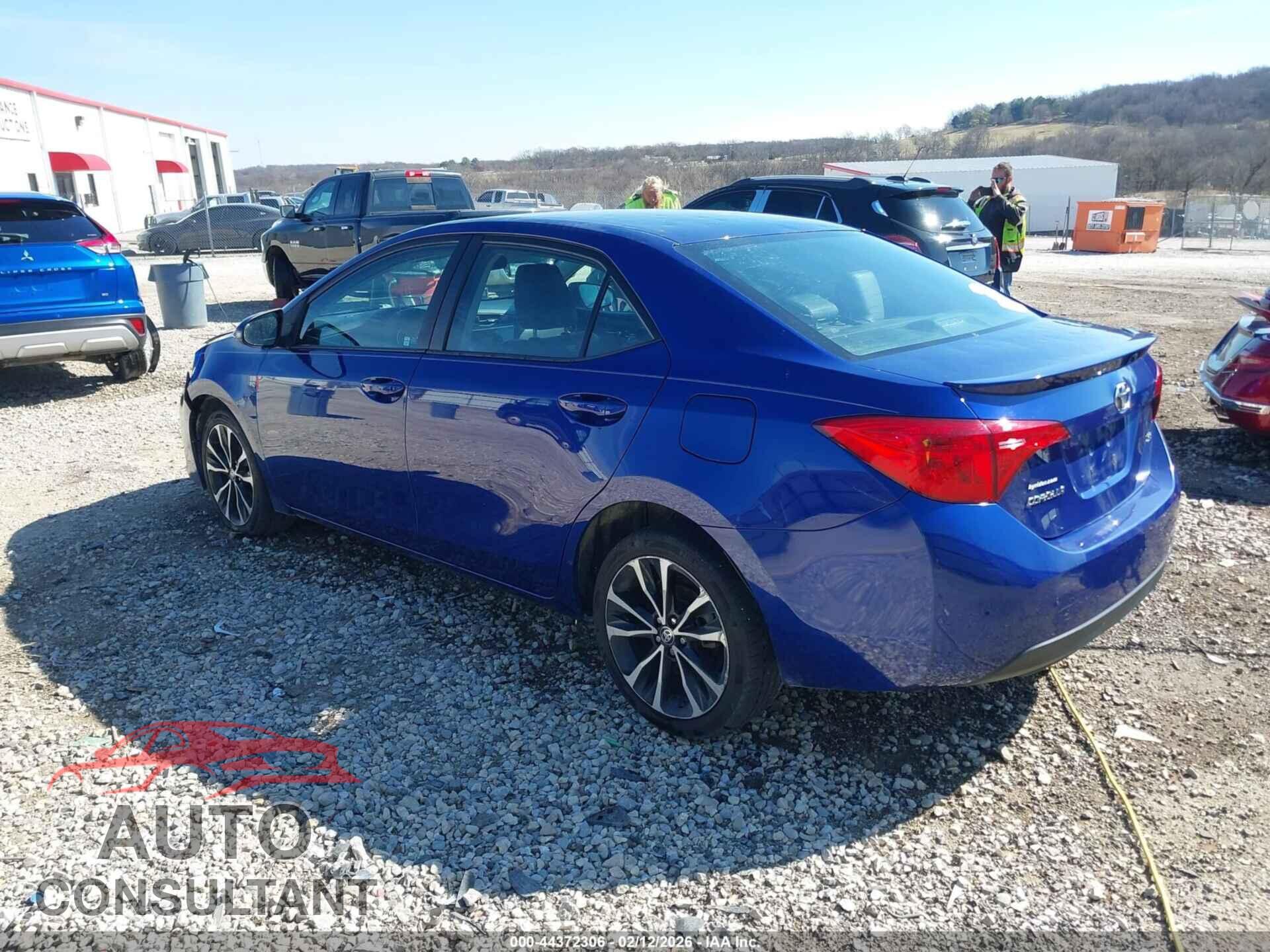 TOYOTA COROLLA 2018 - 2T1BURHE8JC988198
