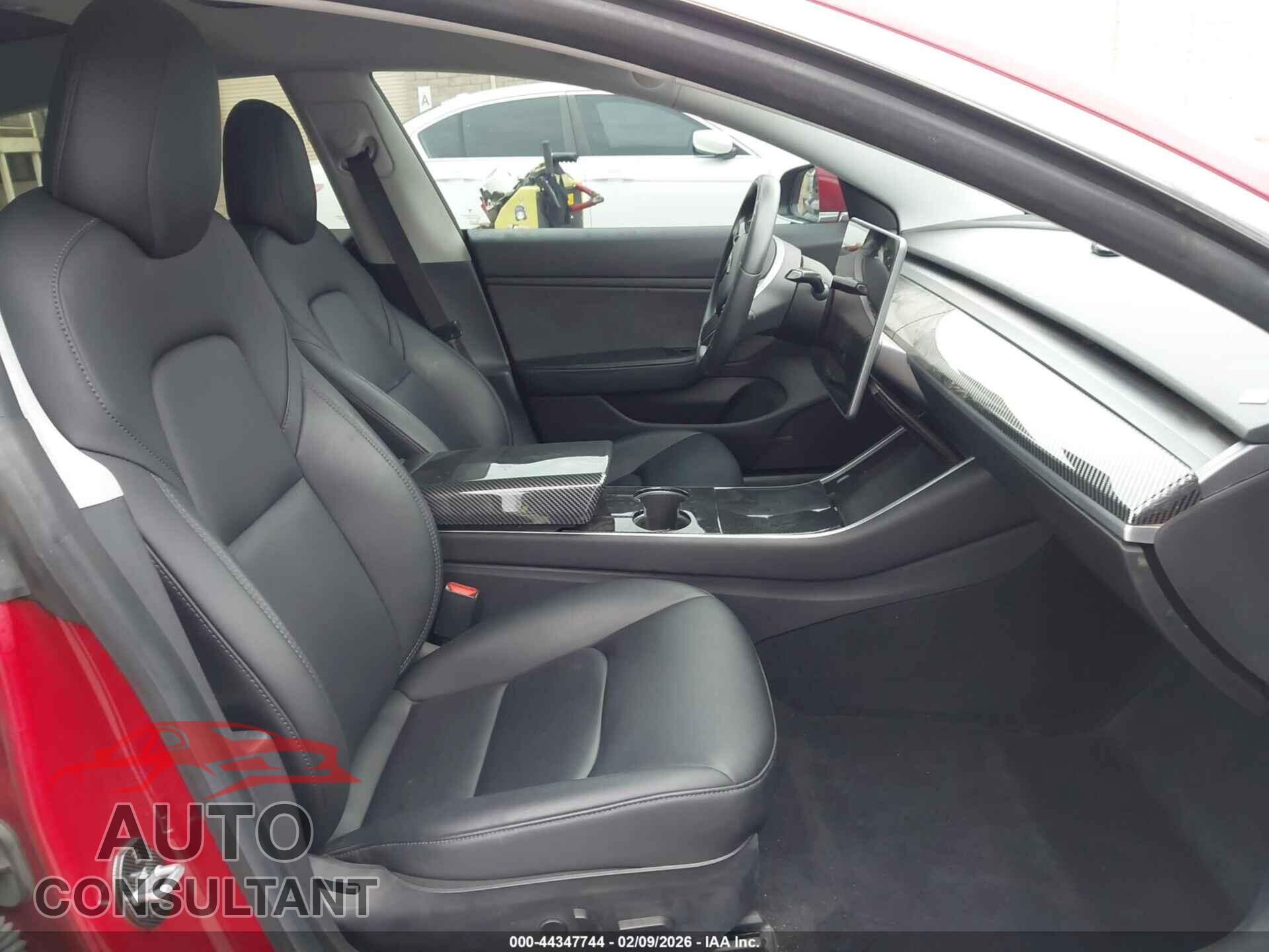 TESLA MODEL 3 2019 - 5YJ3E1EB8KF387237