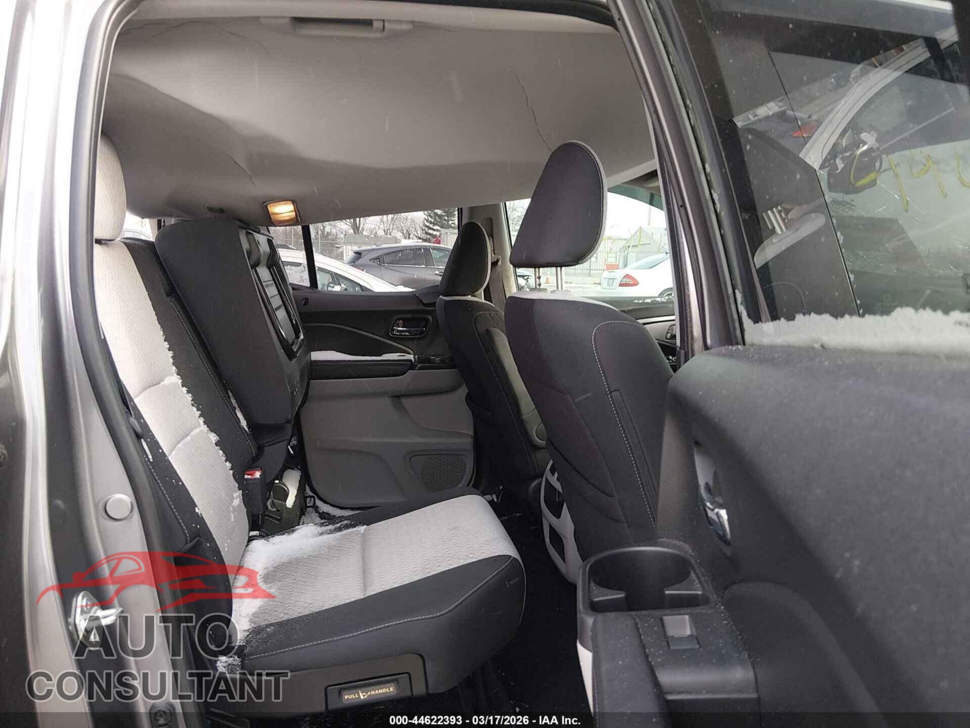 HONDA RIDGELINE 2017 - 5FPYK3F4XHB011827