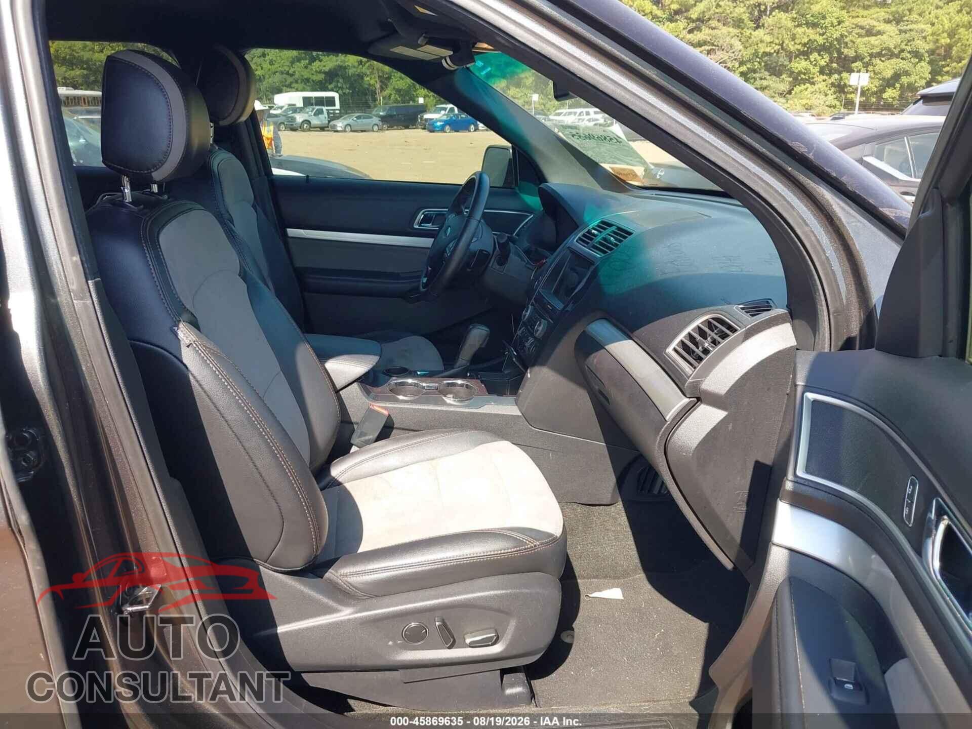 FORD EXPLORER 2017 - 1FM5K7D8XHGA53893