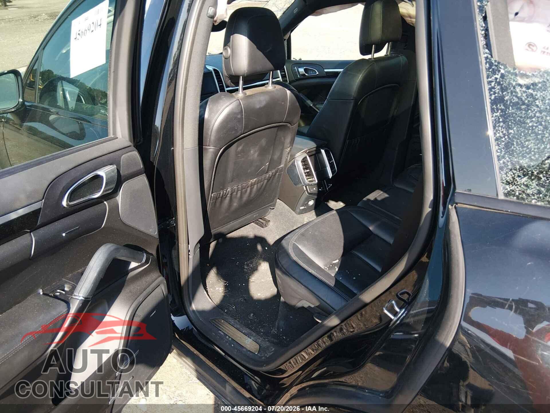 PORSCHE CAYENNE 2017 - WP1AA2A29HKA92298