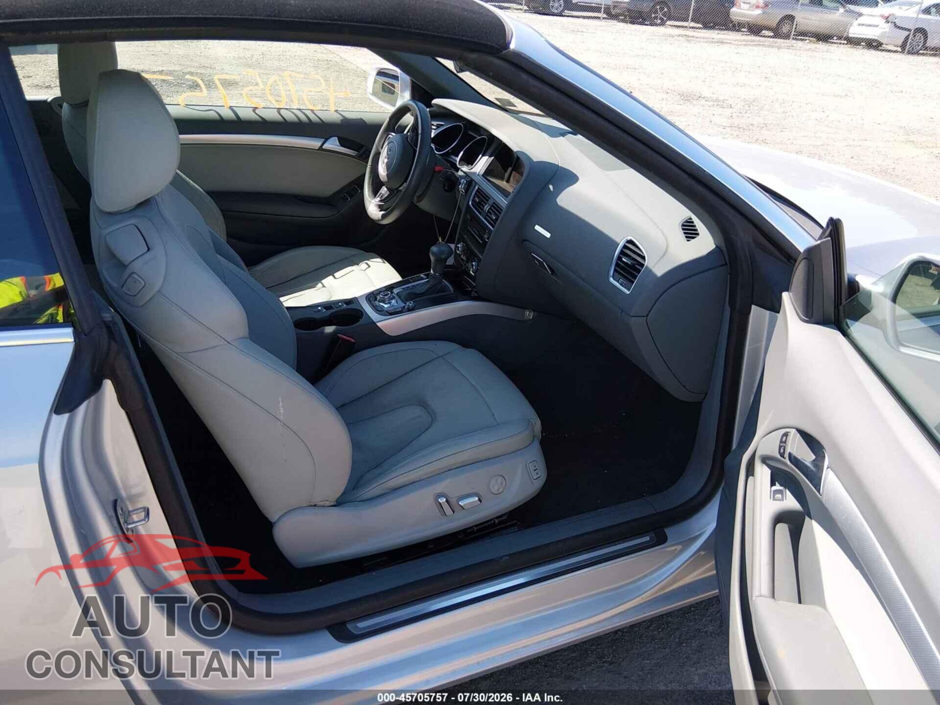 AUDI A5 2013 - WAULFAFH0DN008295