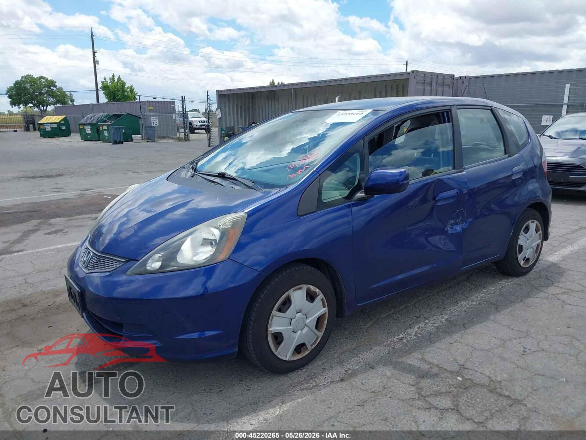 HONDA FIT 2013 - JHMGE8H32DC047045
