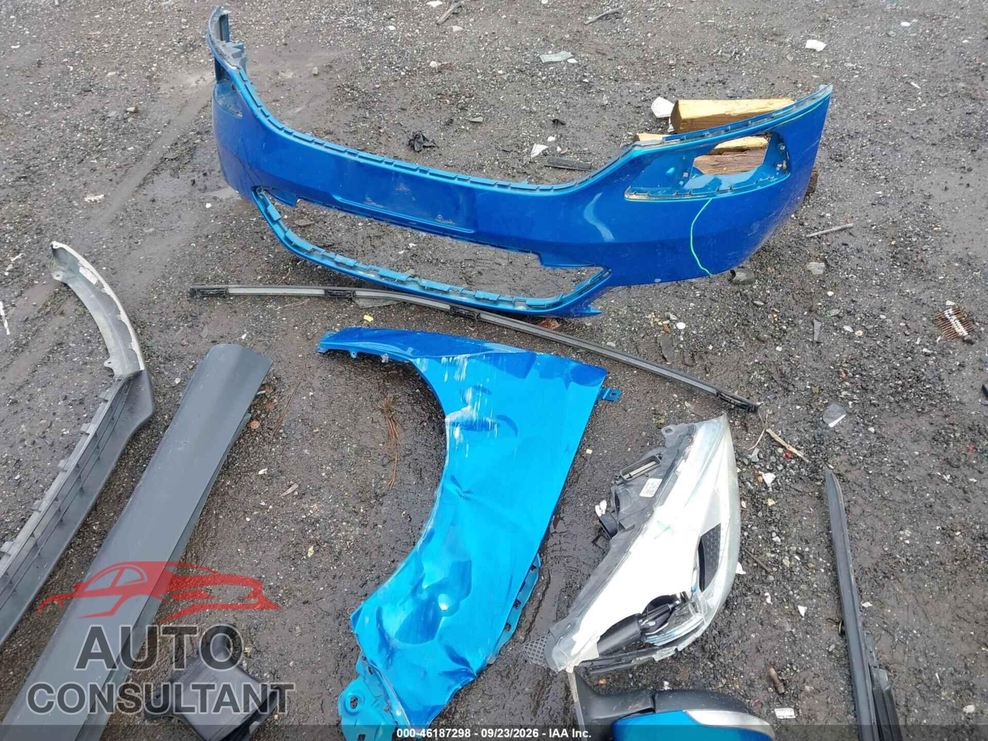 FORD FOCUS 2017 - 1FADP3F20HL220746