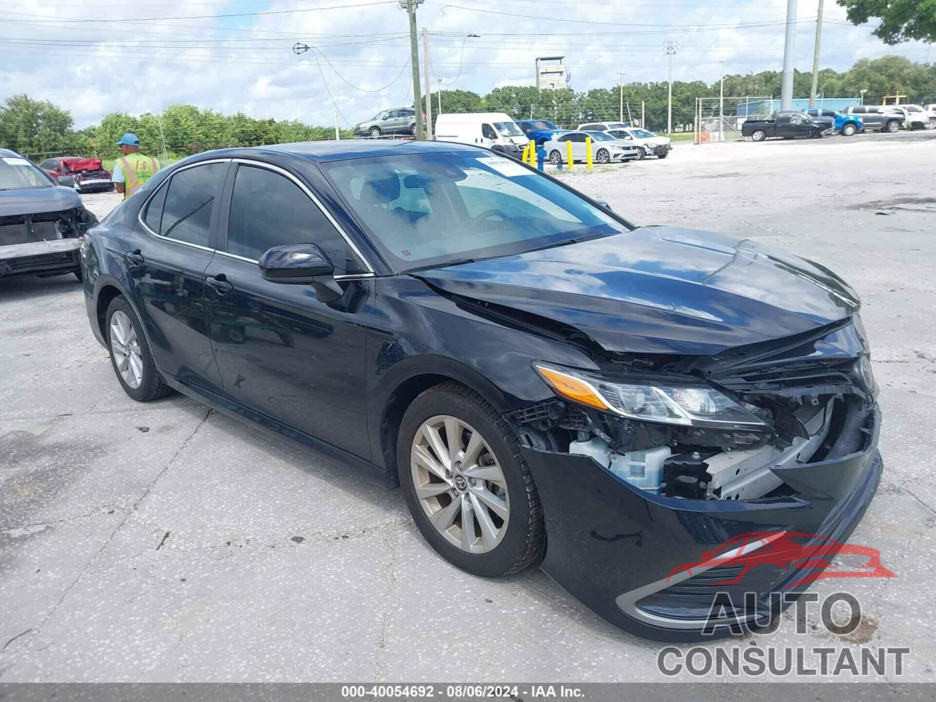 TOYOTA CAMRY 2021 - 4T1C11AK5MU551955