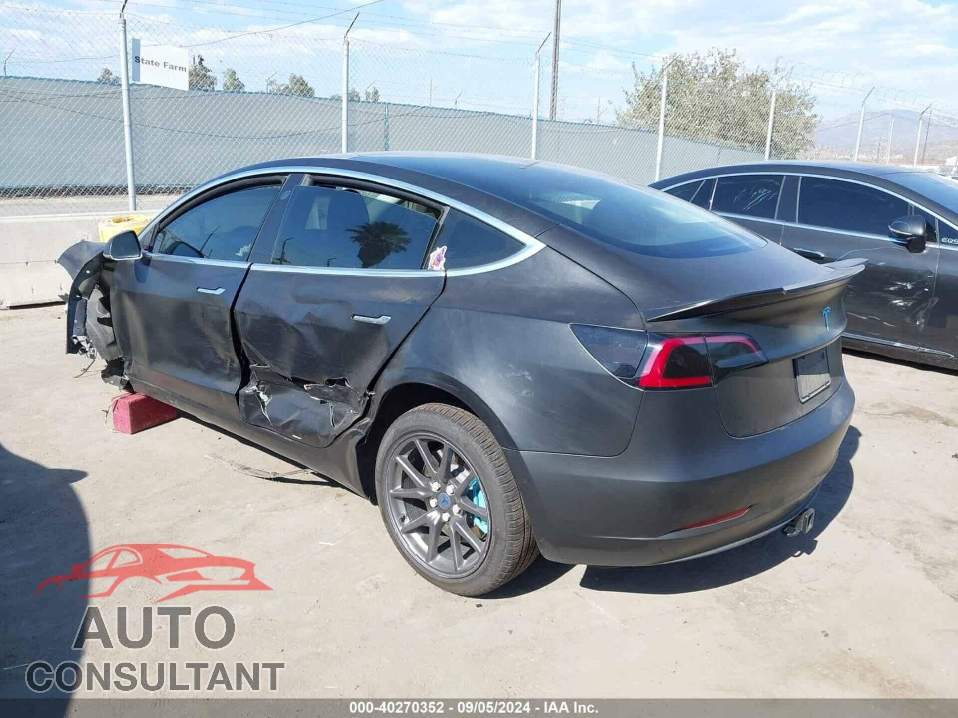 TESLA MODEL 3 2018 - 5YJ3E1EA5JF172047