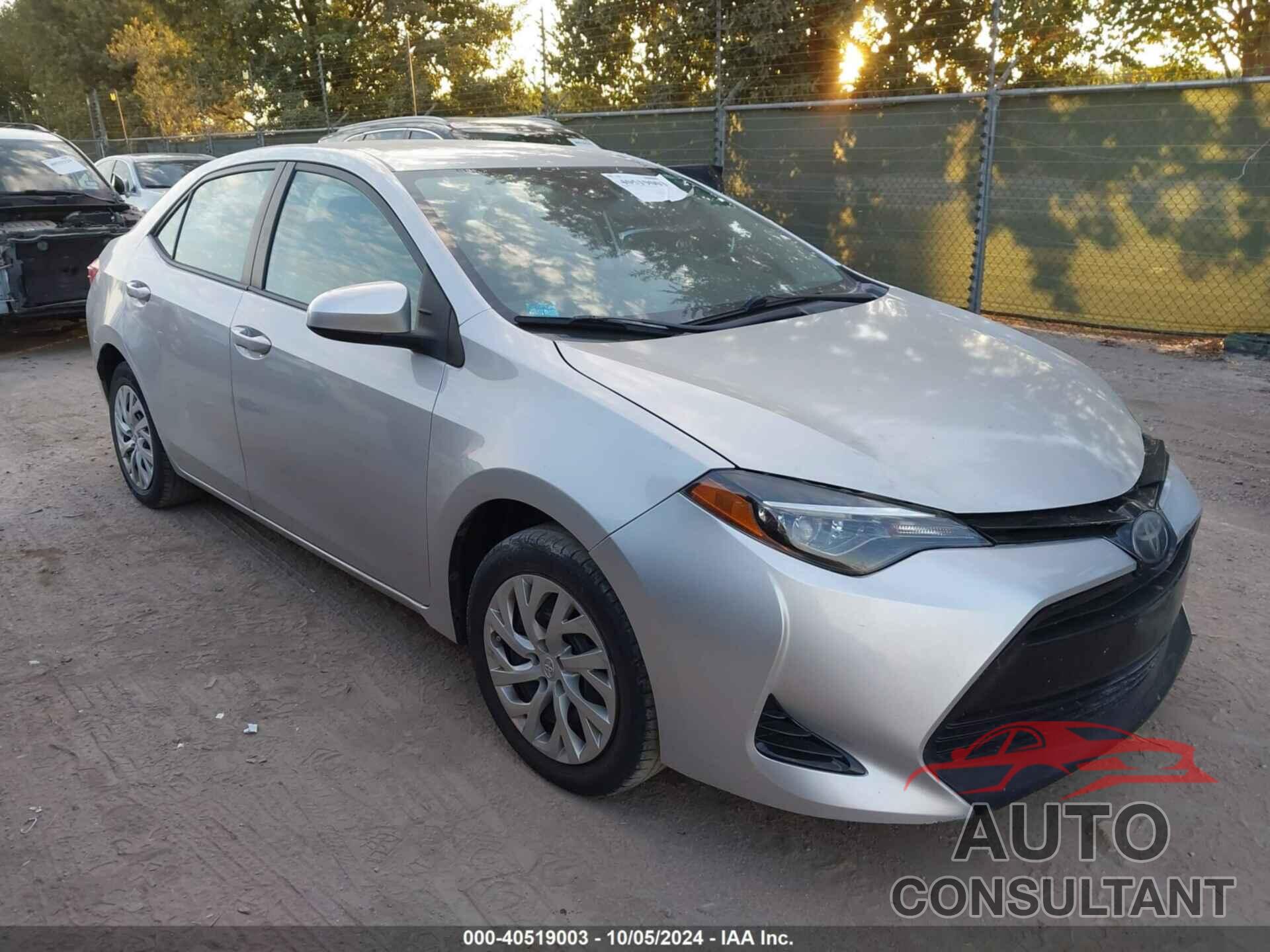 TOYOTA COROLLA 2018 - 5YFBURHEXJP814133