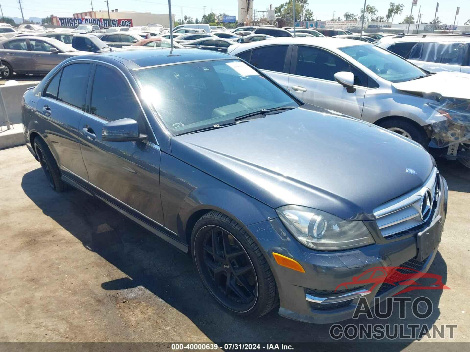 MERCEDES-BENZ C 350 2013 - WDDGF5HB3DA818098