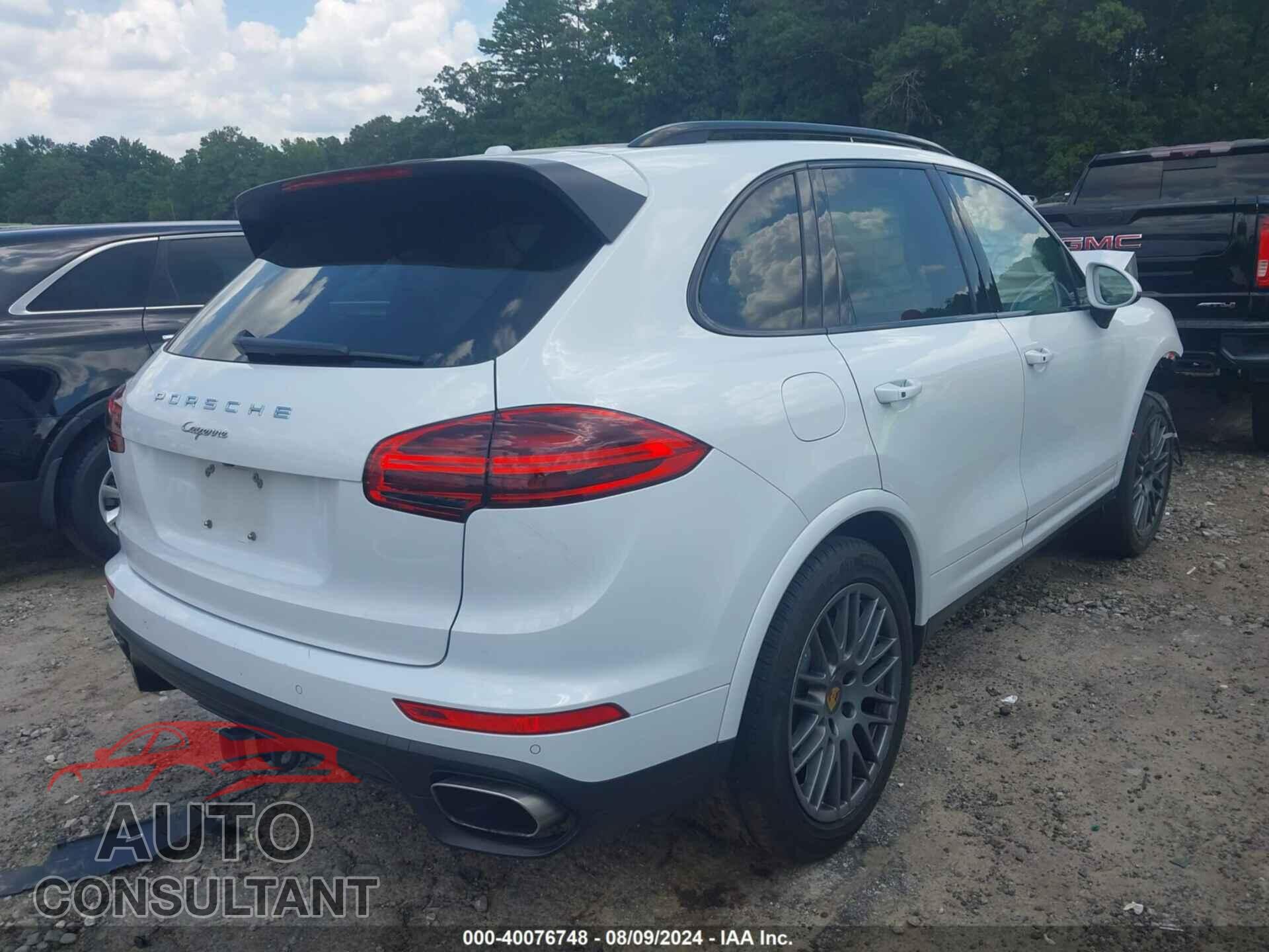 PORSCHE CAYENNE 2017 - WP1AA2A22HKA88562