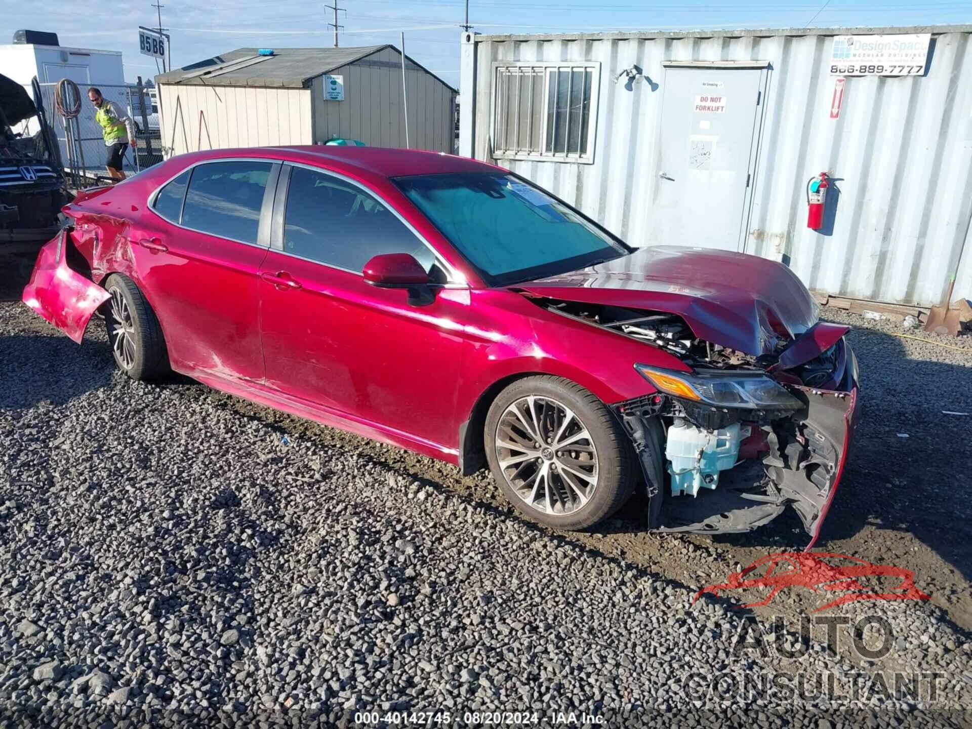 TOYOTA CAMRY 2018 - 4T1B11HK4JU622642