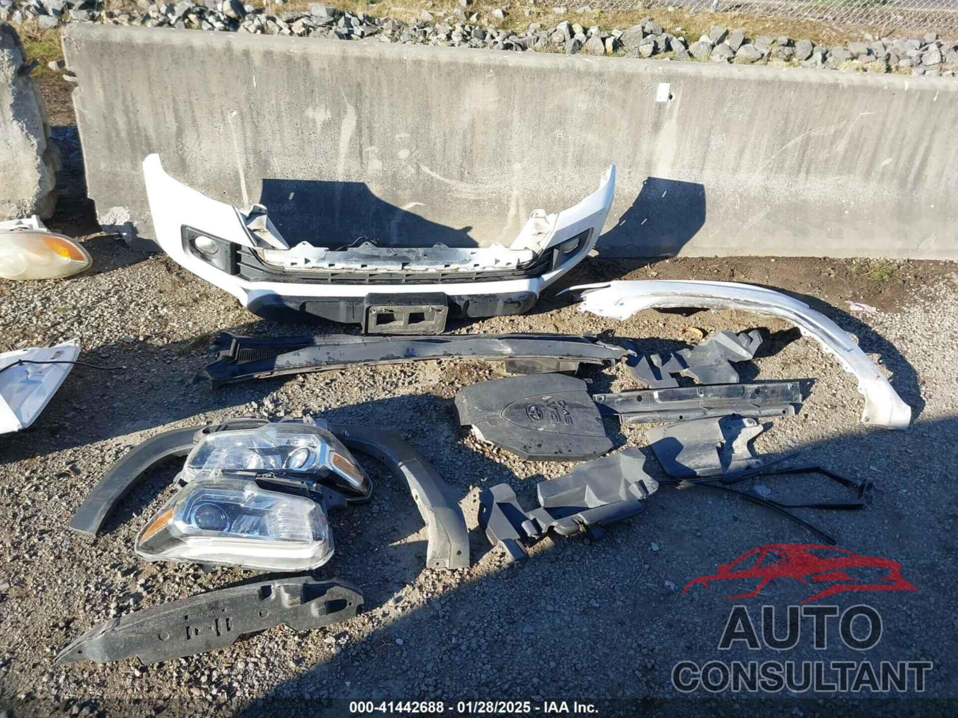 TOYOTA TACOMA 2017 - 3TMDZ5BNXHM031682