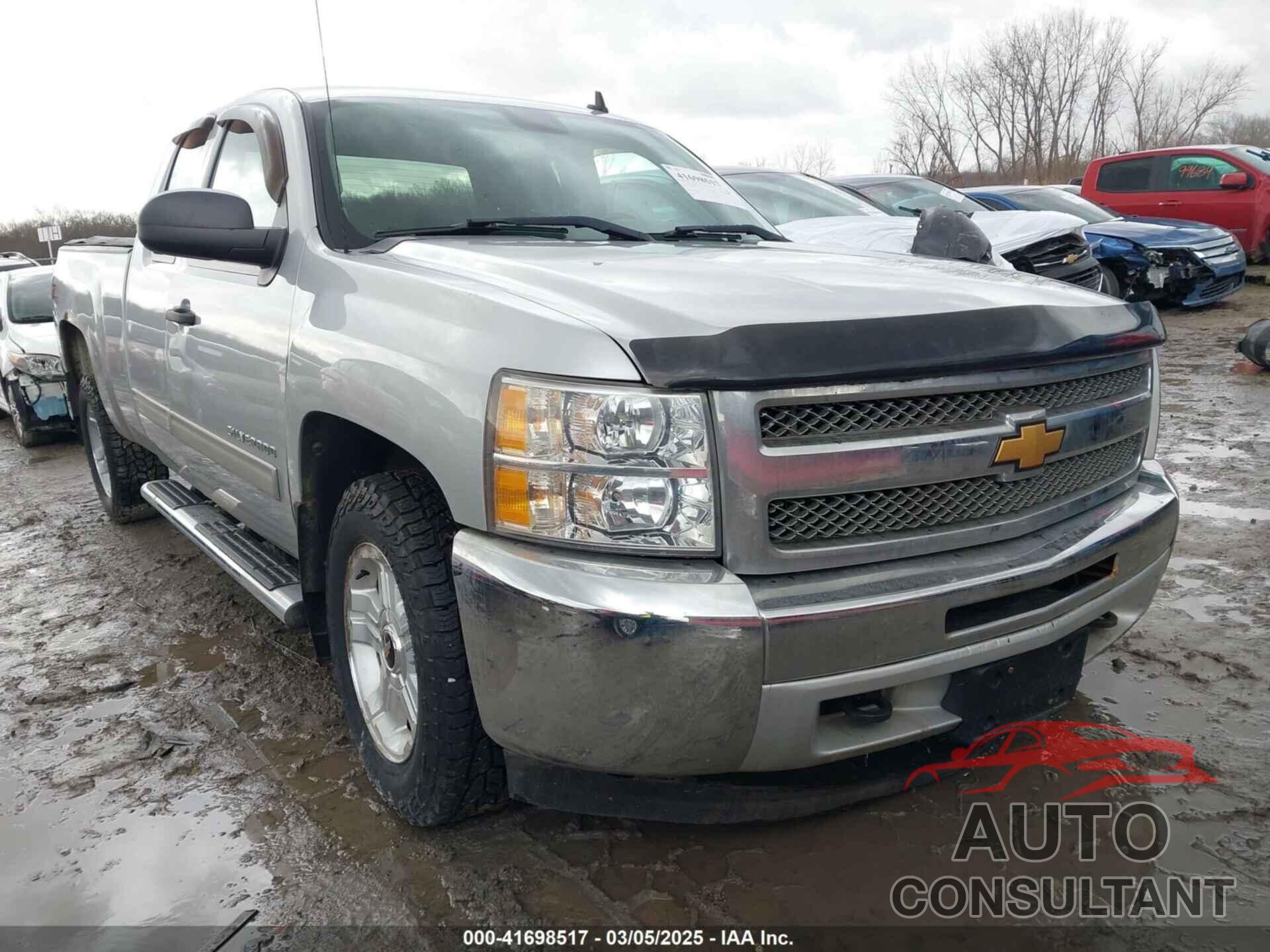 CHEVROLET SILVERADO 1500 2013 - 1GCRKSE73DZ122047