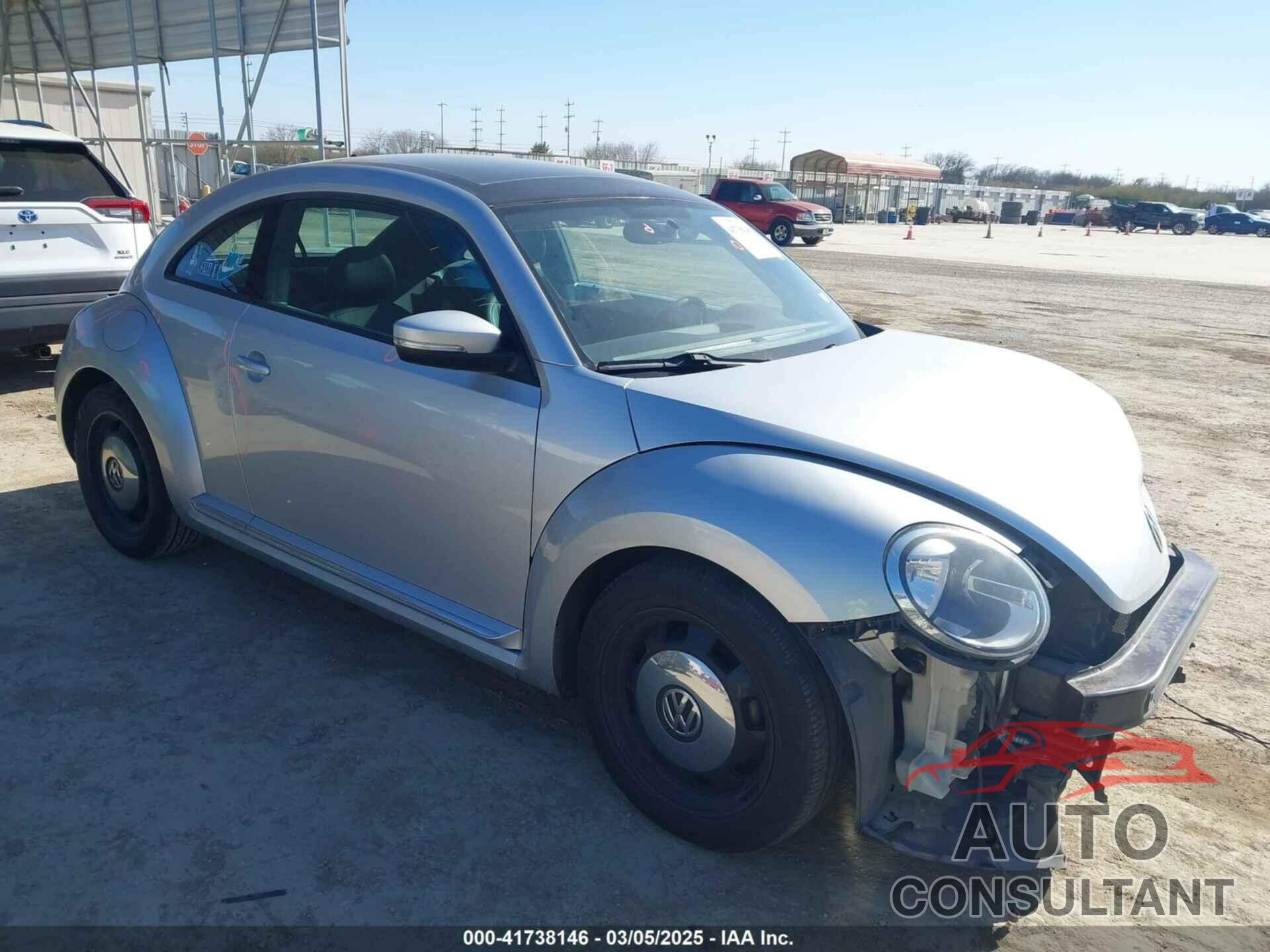 VOLKSWAGEN BEETLE 2013 - 3VWJX7AT3DM663774