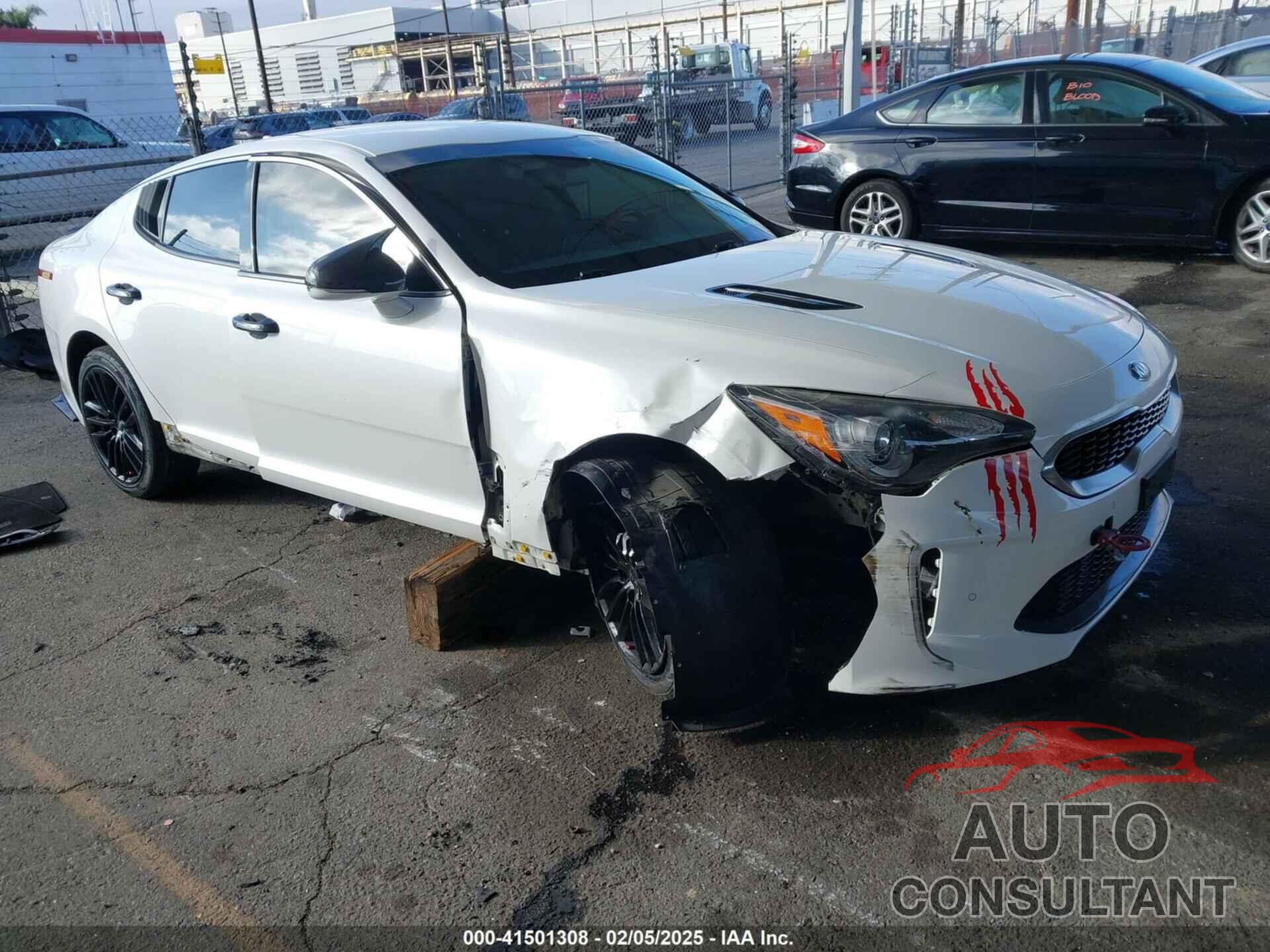 KIA STINGER 2018 - KNAE15LA8J6033876