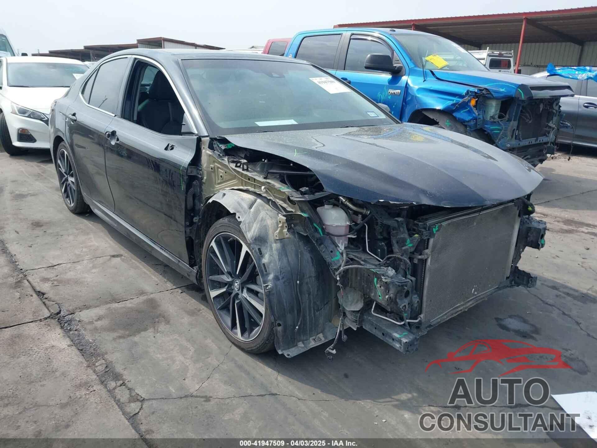 TOYOTA CAMRY 2018 - 4T1B61HKXJU129601