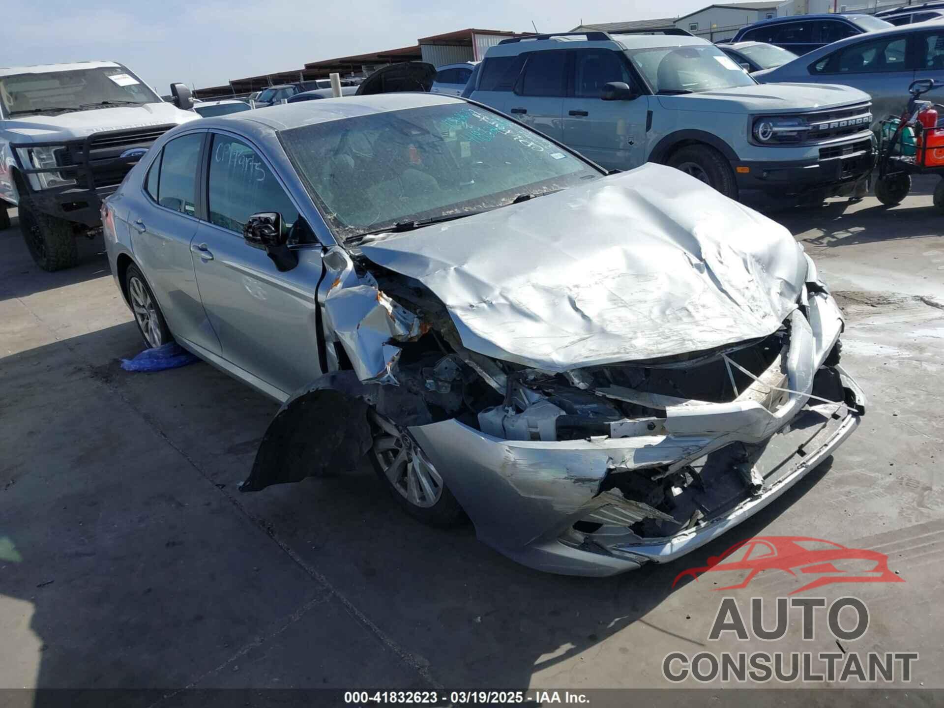 TOYOTA CAMRY 2018 - 4T1B11HK4JU104000