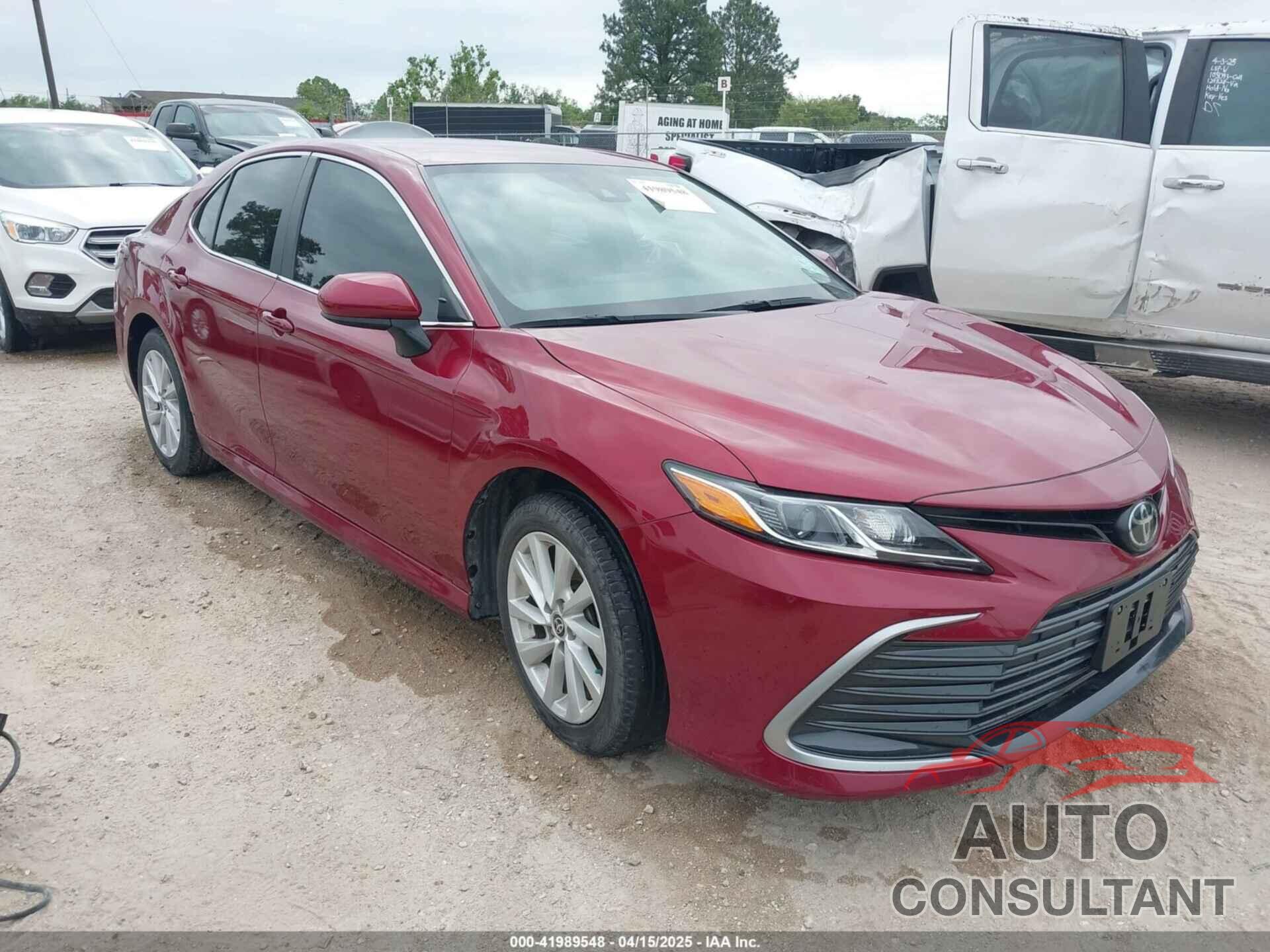 TOYOTA CAMRY 2022 - 4T1C11AK6NU624168