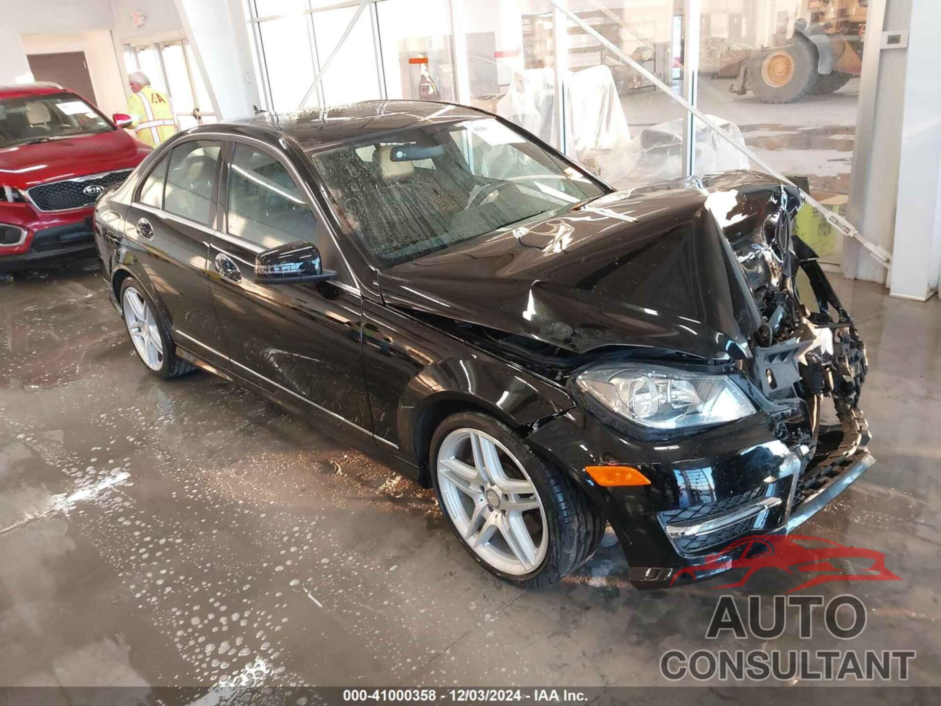 MERCEDES-BENZ C 300 2013 - WDDGF8ABXDR296325
