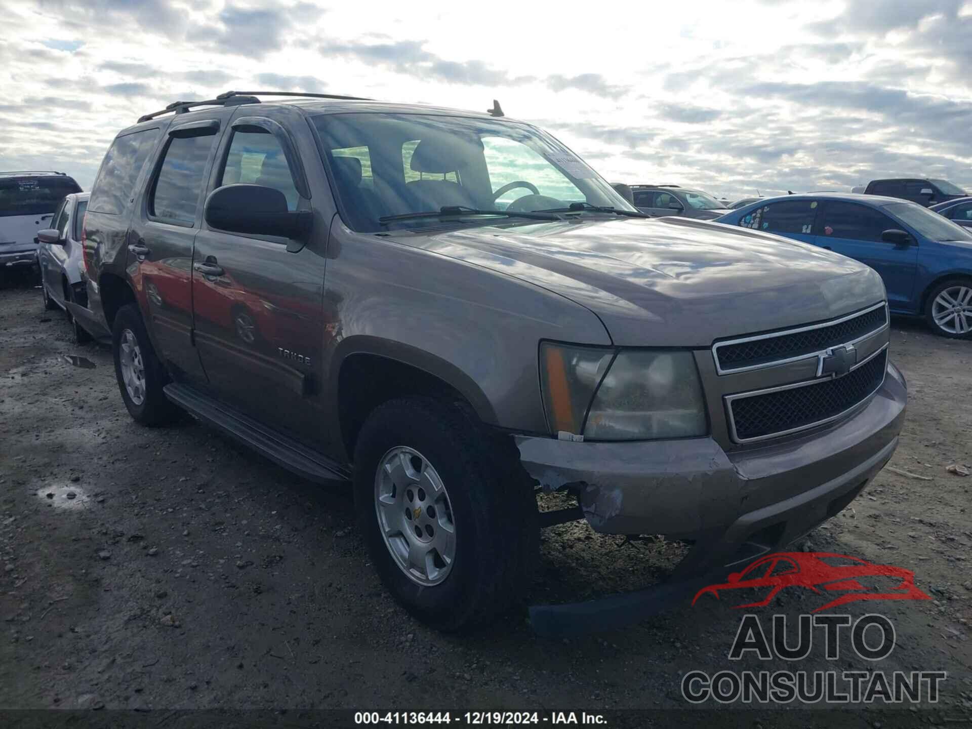 CHEVROLET TAHOE 2011 - 1GNSKBE08BR233055